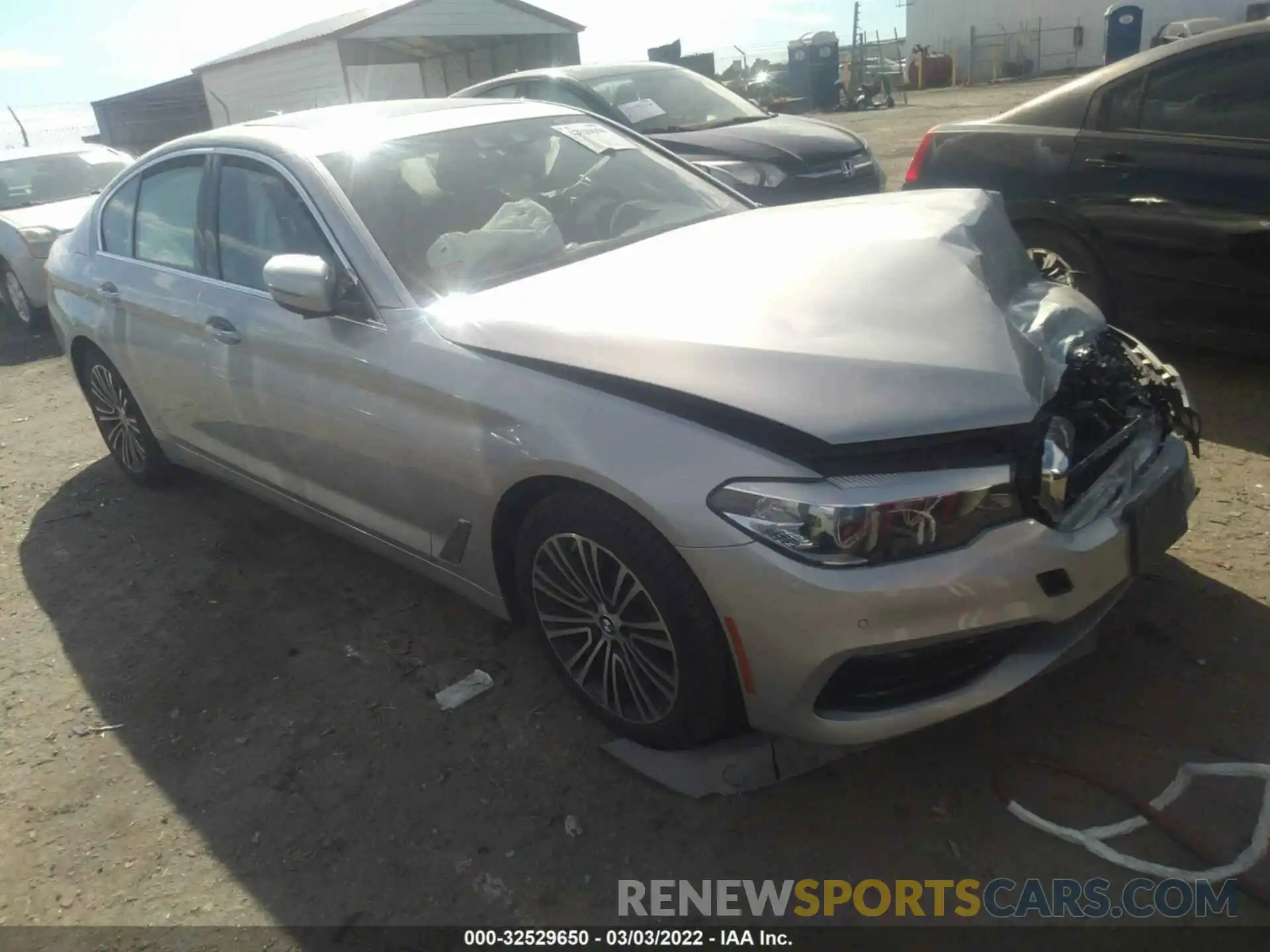 1 Photograph of a damaged car WBAJA7C51KG909924 BMW 5 SERIES 2019