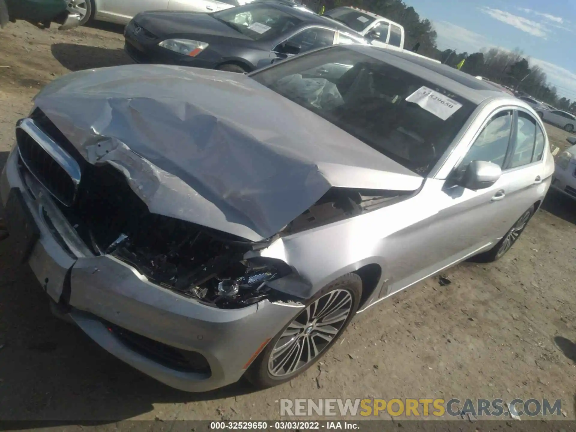 2 Photograph of a damaged car WBAJA7C51KG909924 BMW 5 SERIES 2019