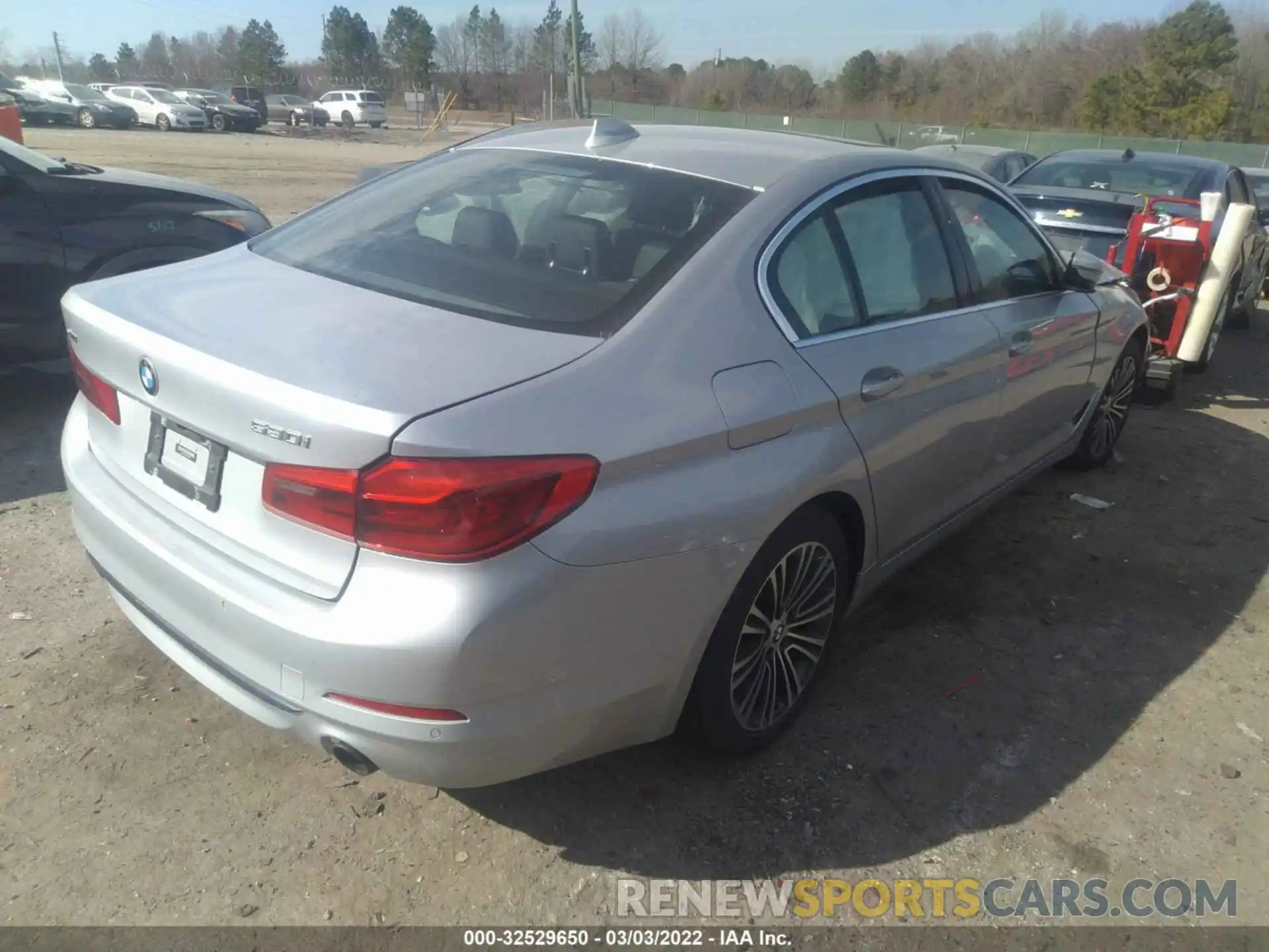 4 Photograph of a damaged car WBAJA7C51KG909924 BMW 5 SERIES 2019