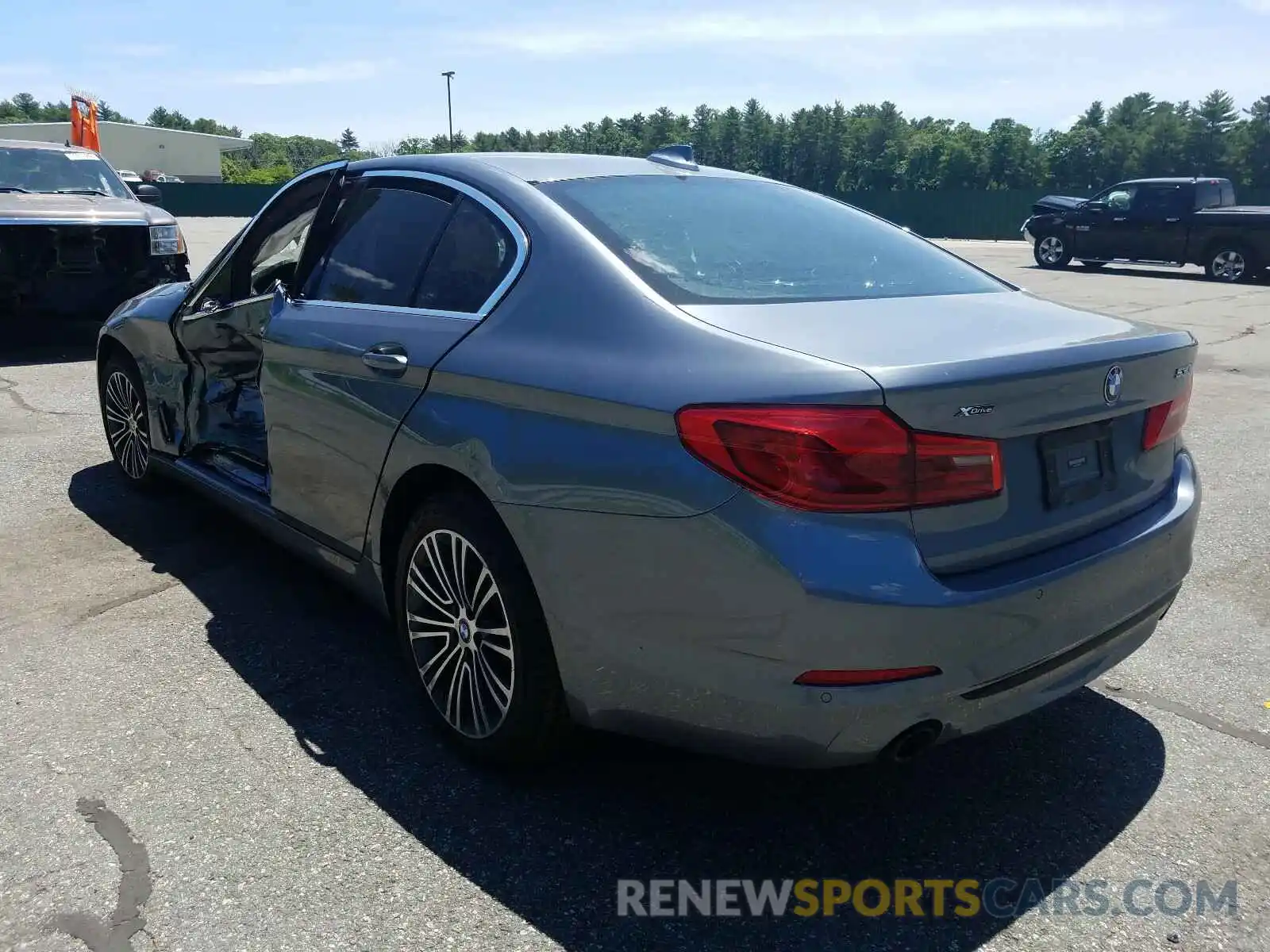 3 Фотография поврежденного автомобиля WBAJA7C51KG910409 BMW 5 SERIES 2019