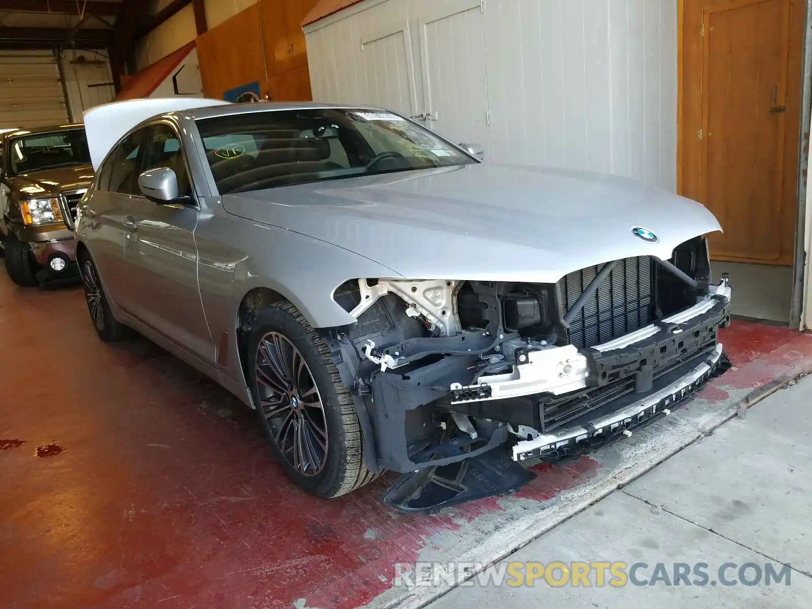 1 Photograph of a damaged car WBAJA7C51KG912337 BMW 5 SERIES 2019