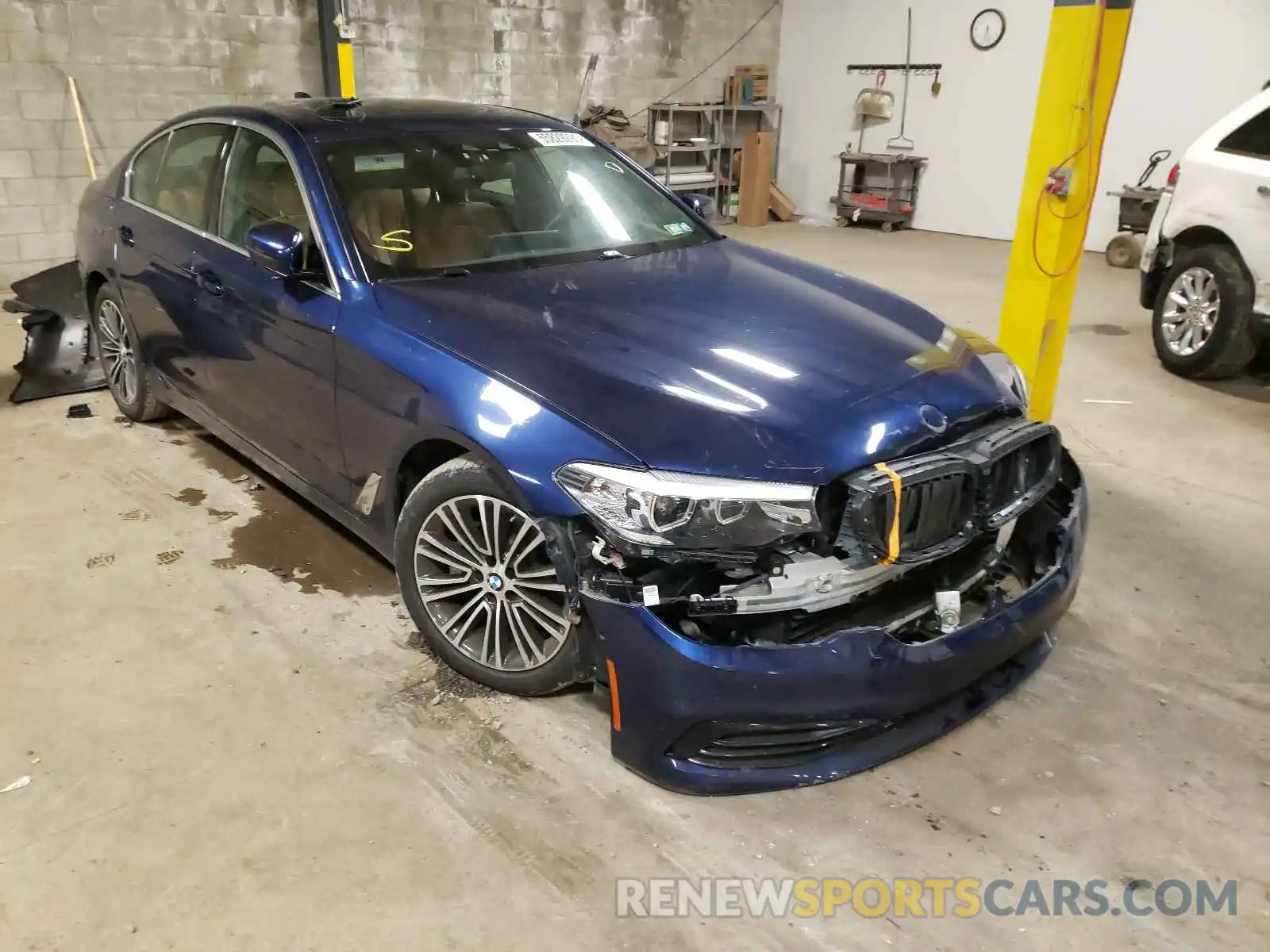 1 Photograph of a damaged car WBAJA7C51KWC77516 BMW 5 SERIES 2019