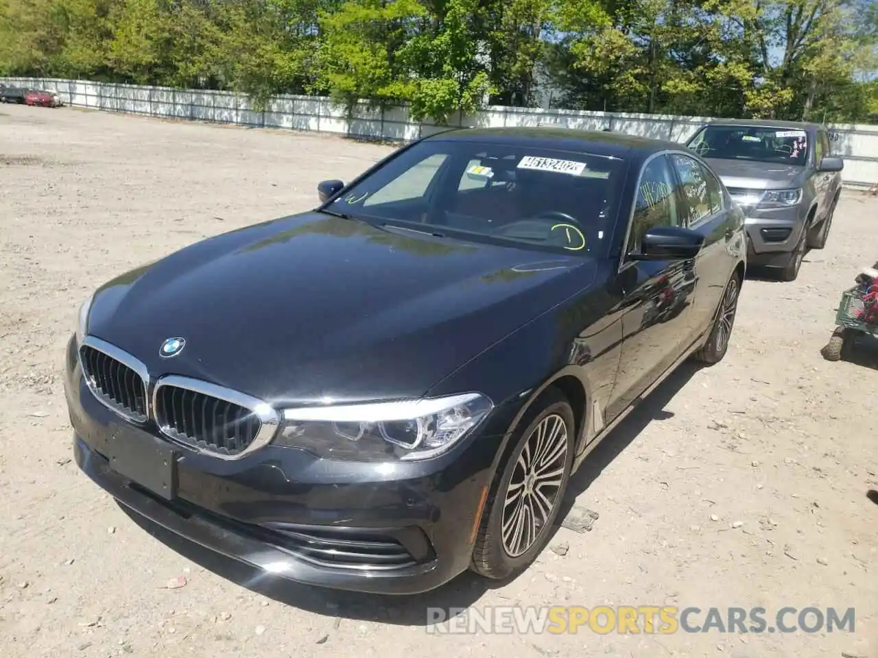 2 Фотография поврежденного автомобиля WBAJA7C51KWC77810 BMW 5 SERIES 2019