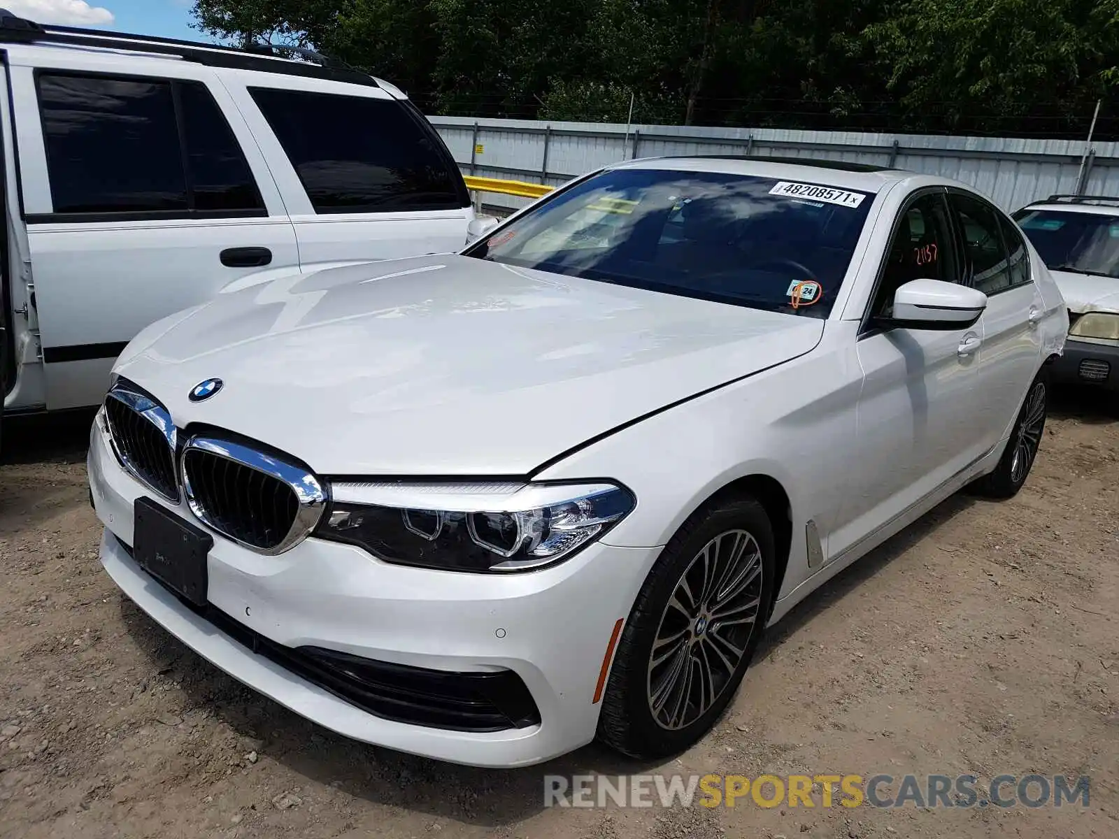 2 Photograph of a damaged car WBAJA7C51KWW11346 BMW 5 SERIES 2019