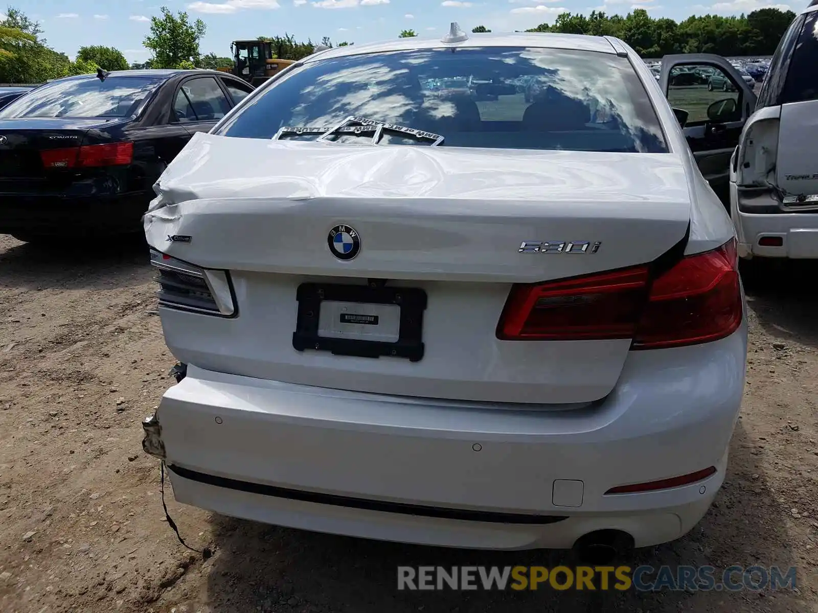 9 Photograph of a damaged car WBAJA7C51KWW11346 BMW 5 SERIES 2019