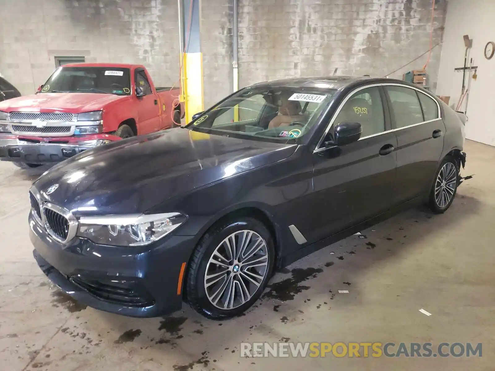 2 Photograph of a damaged car WBAJA7C51KWW28177 BMW 5 SERIES 2019