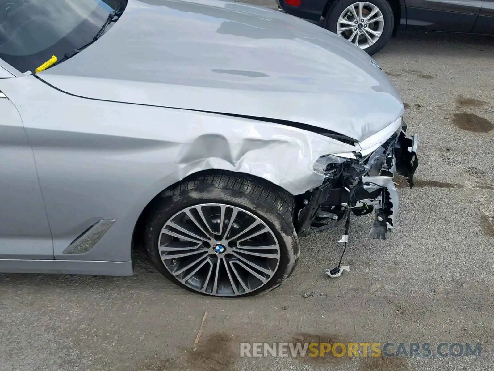 9 Photograph of a damaged car WBAJA7C51KWW47652 BMW 5 SERIES 2019