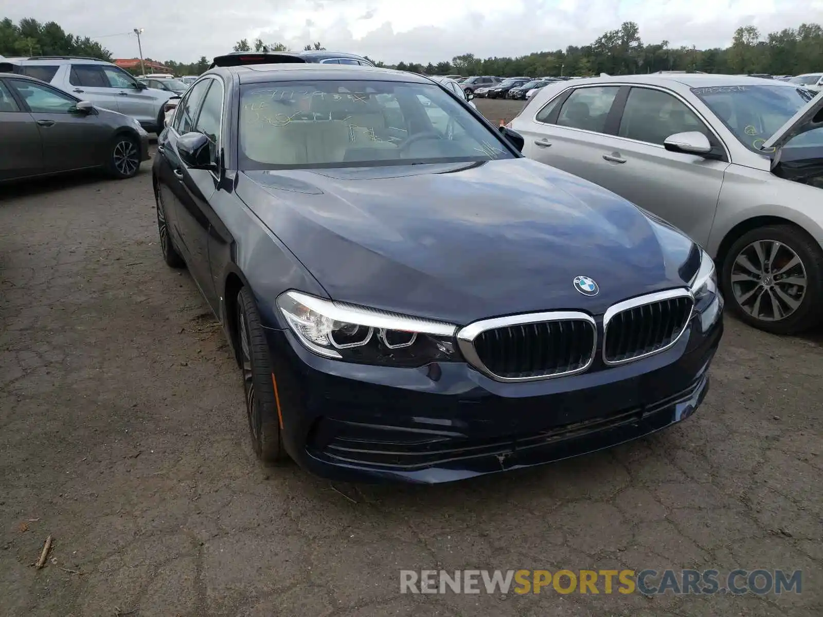 9 Photograph of a damaged car WBAJA7C52KG911696 BMW 5 SERIES 2019