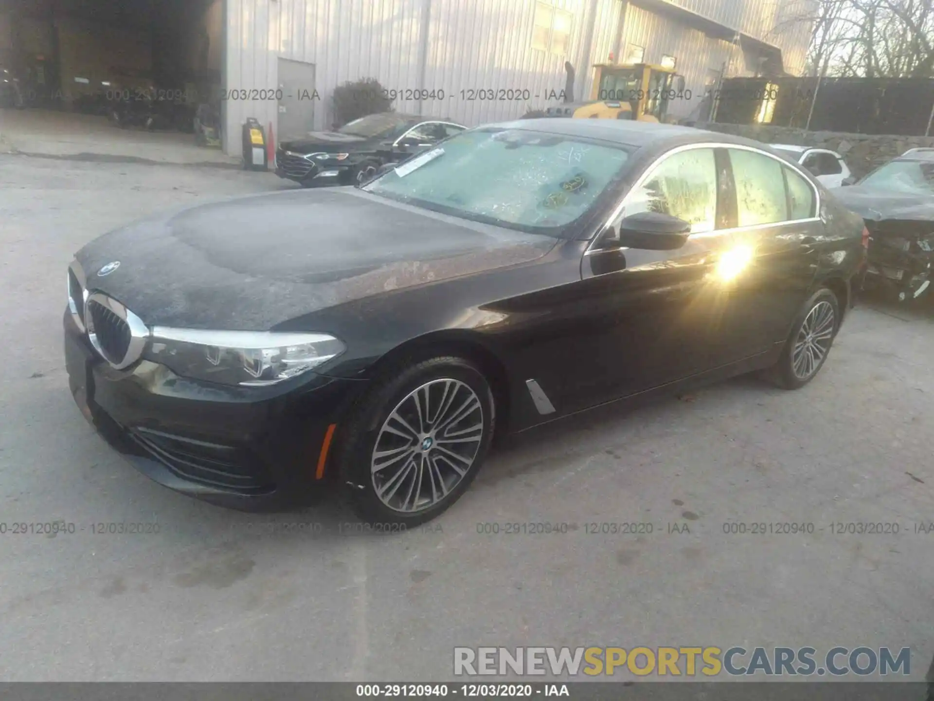 2 Фотография поврежденного автомобиля WBAJA7C52KG912136 BMW 5 SERIES 2019