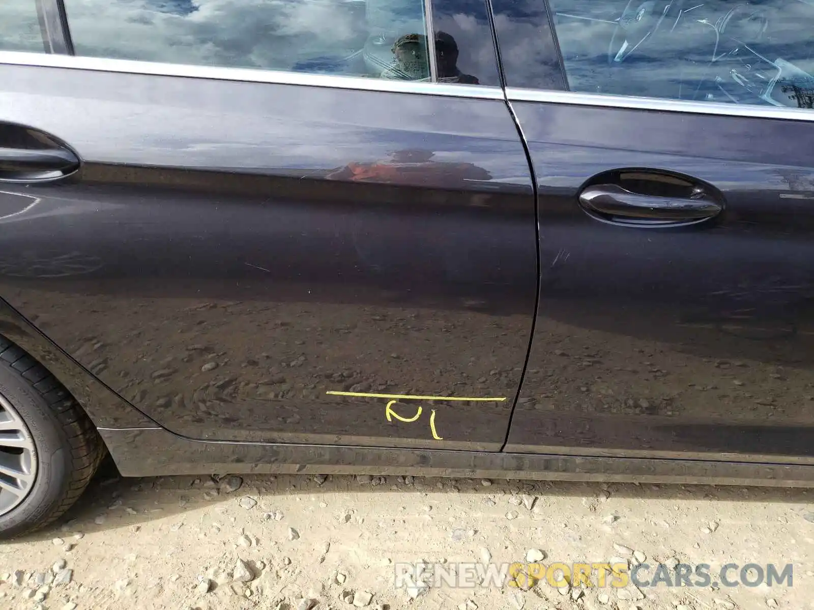 9 Photograph of a damaged car WBAJA7C52KWW08665 BMW 5 SERIES 2019