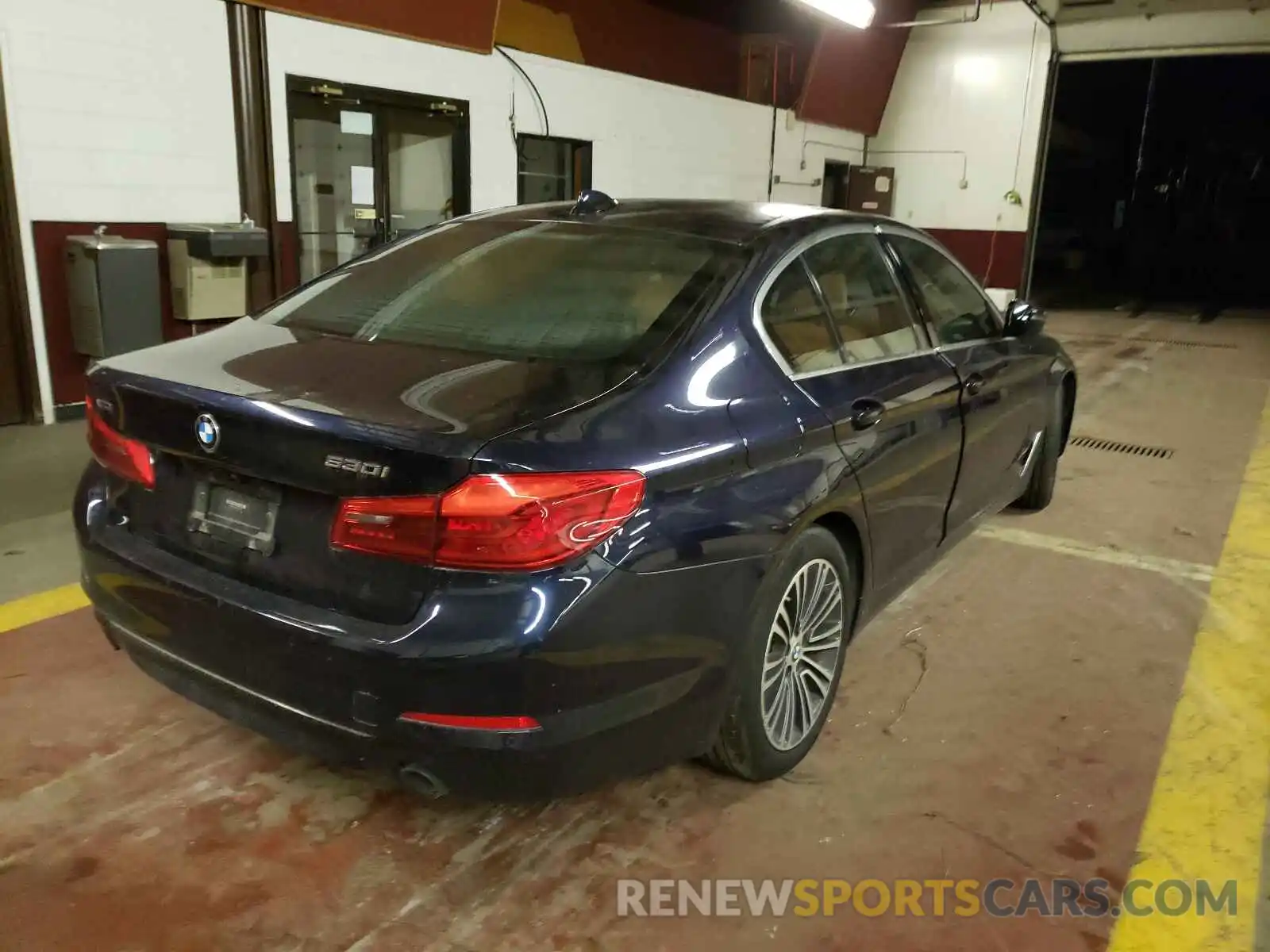 4 Photograph of a damaged car WBAJA7C52KWW11551 BMW 5 SERIES 2019