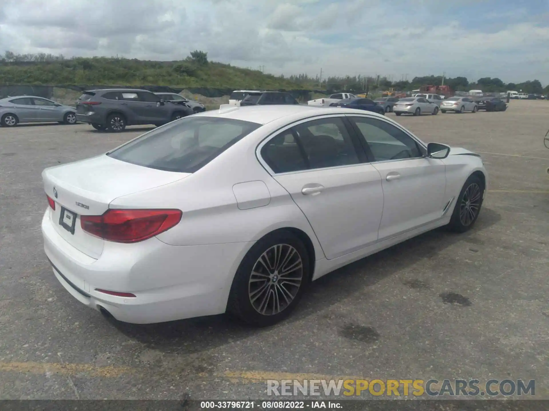 4 Photograph of a damaged car WBAJA7C52KWW18743 BMW 5 SERIES 2019