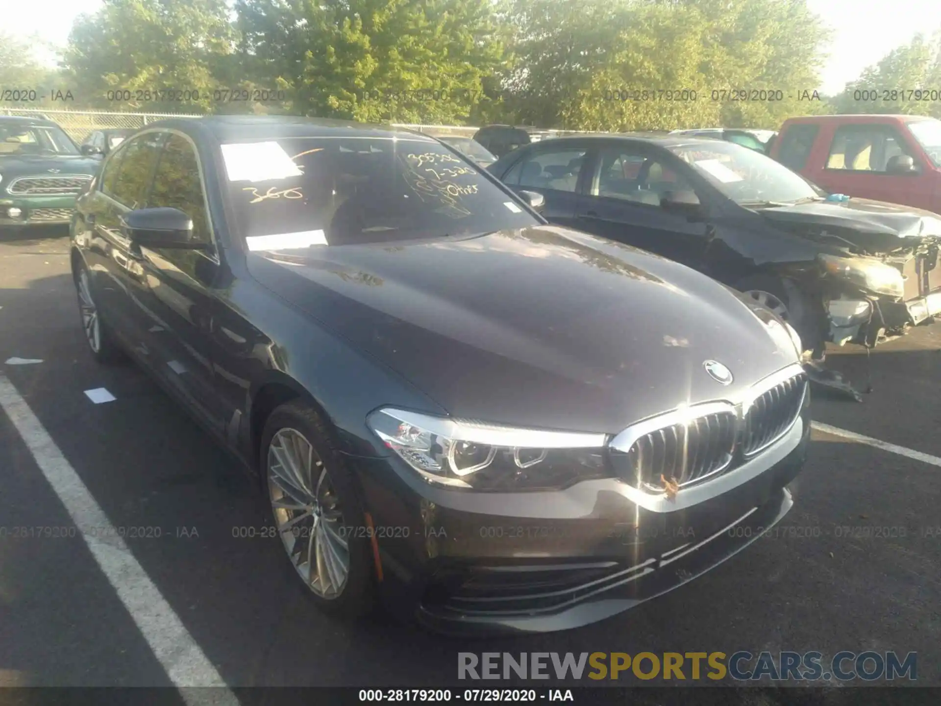 1 Photograph of a damaged car WBAJA7C52KWW30388 BMW 5 SERIES 2019