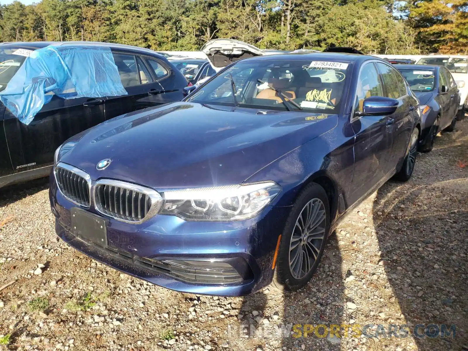 2 Фотография поврежденного автомобиля WBAJA7C52KWW39947 BMW 5 SERIES 2019