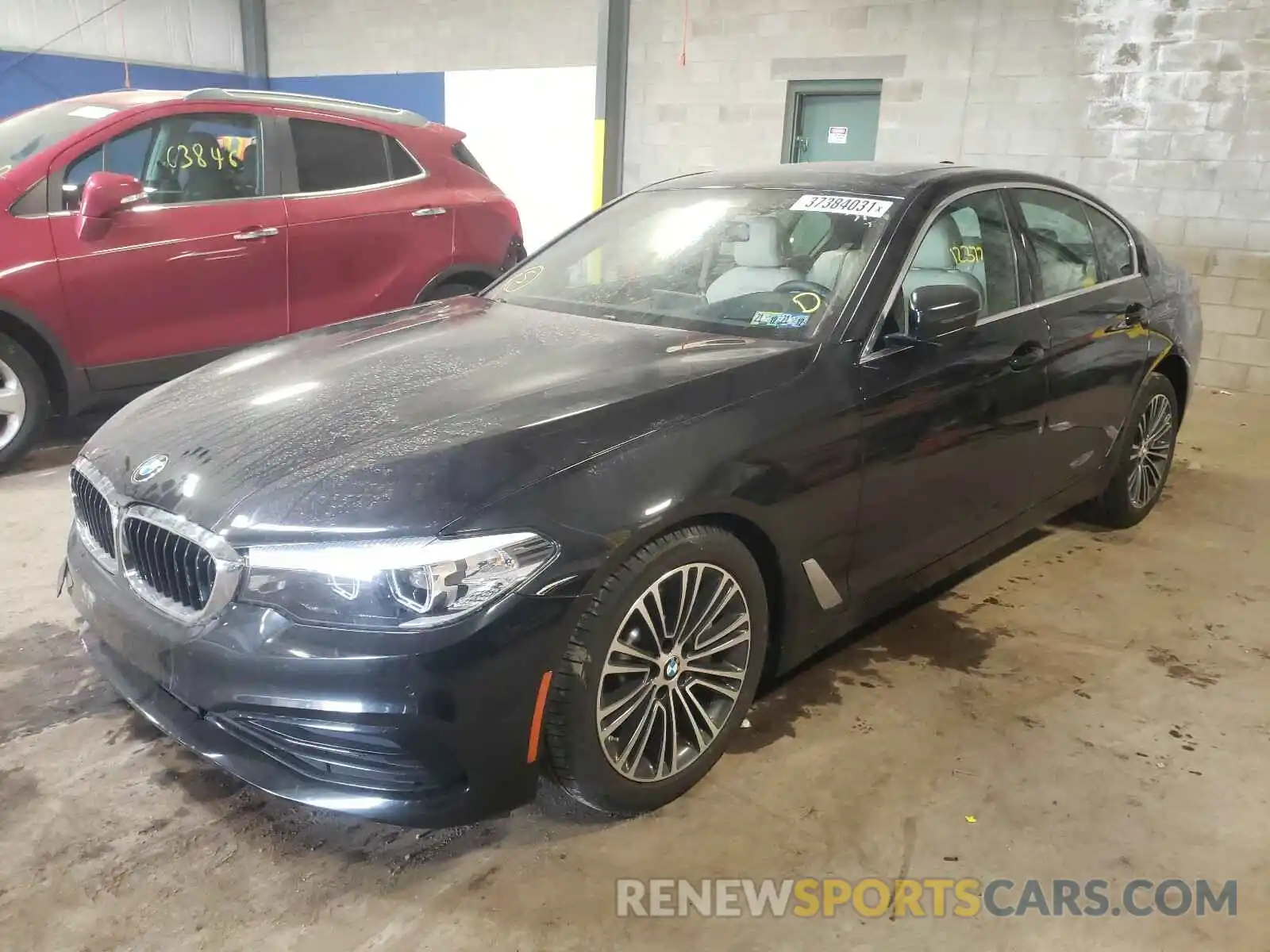 2 Фотография поврежденного автомобиля WBAJA7C53KG910170 BMW 5 SERIES 2019