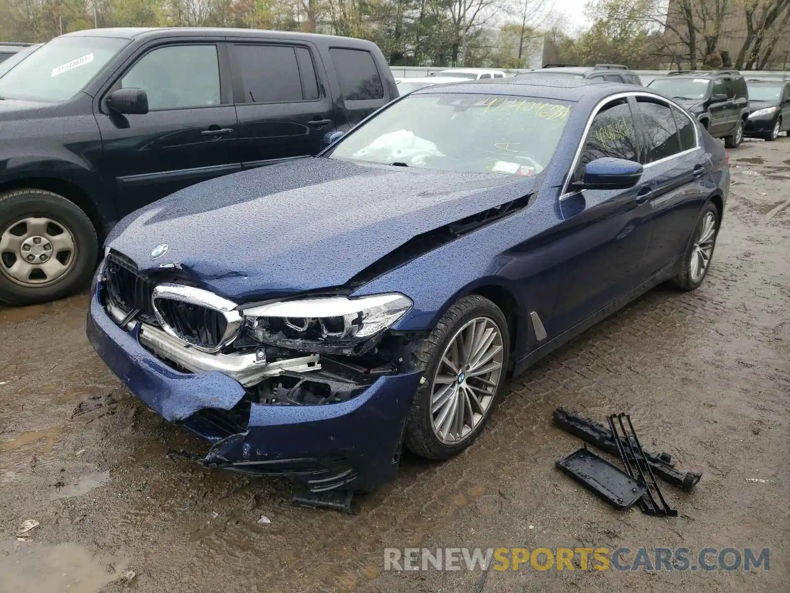 2 Фотография поврежденного автомобиля WBAJA7C53KG911593 BMW 5 SERIES 2019
