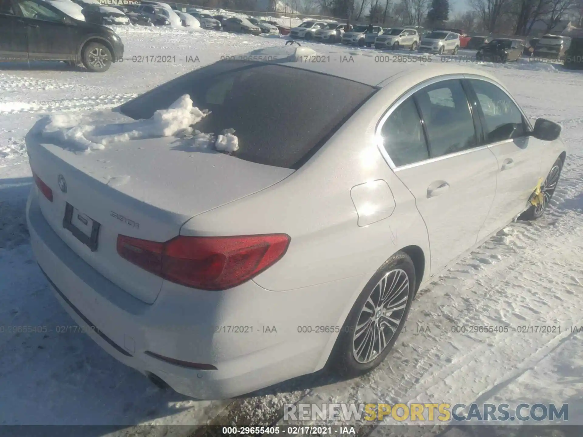 4 Фотография поврежденного автомобиля WBAJA7C53KWW09727 BMW 5 SERIES 2019