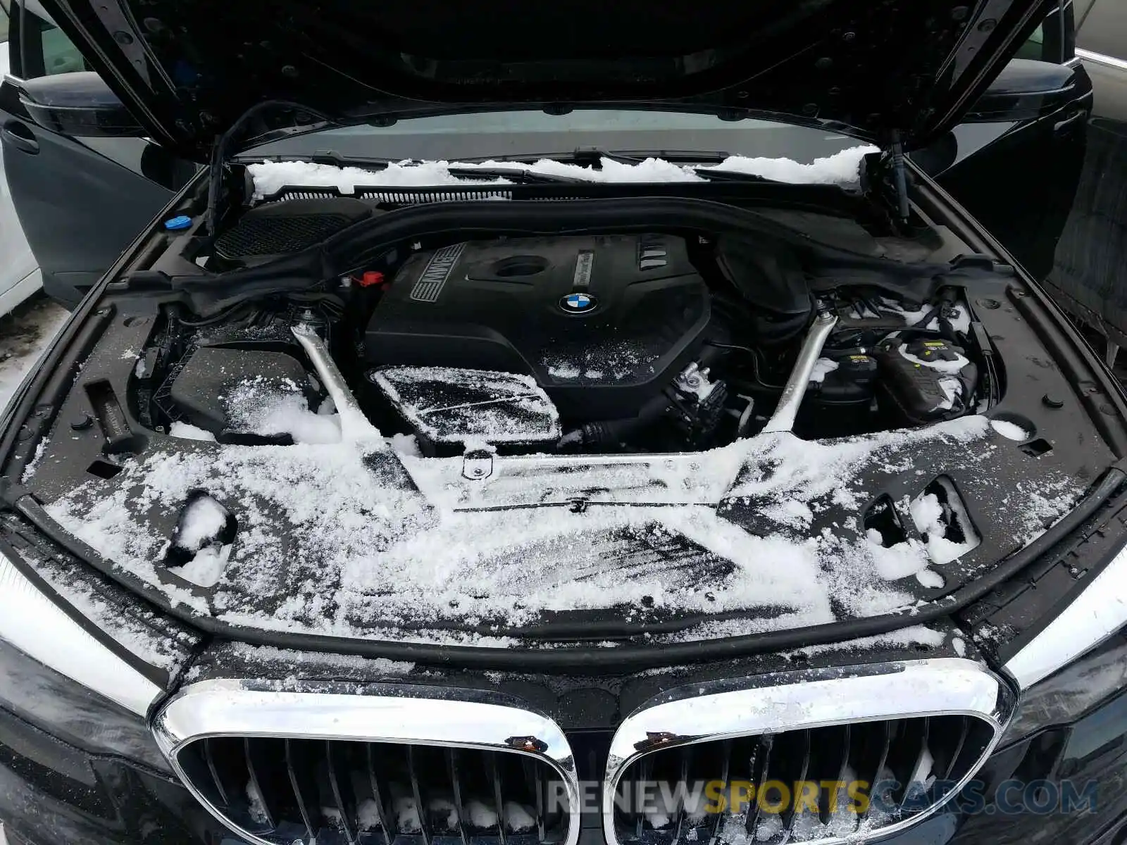 7 Фотография поврежденного автомобиля WBAJA7C53KWW13289 BMW 5 SERIES 2019