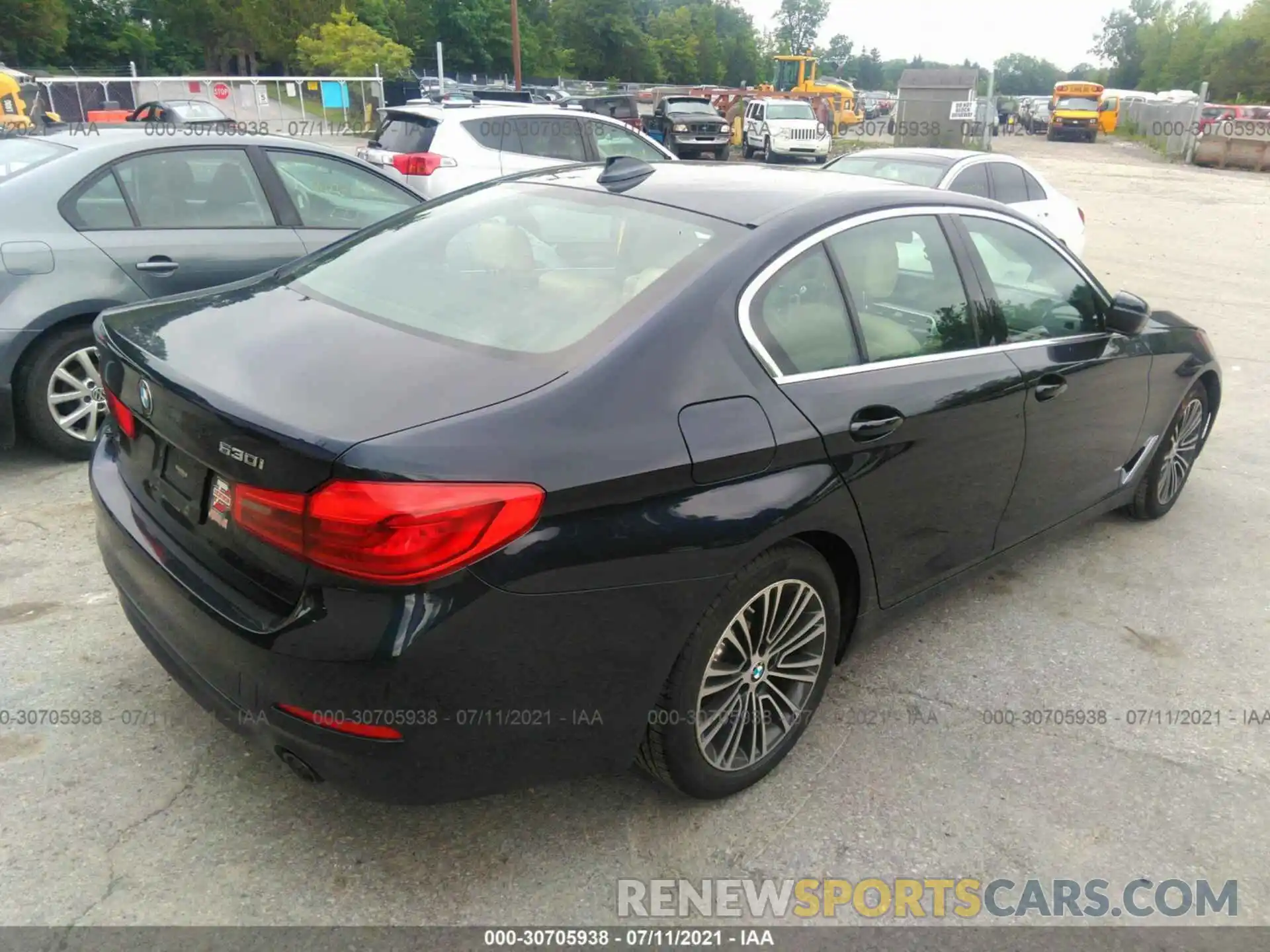 4 Photograph of a damaged car WBAJA7C54KG912025 BMW 5 SERIES 2019