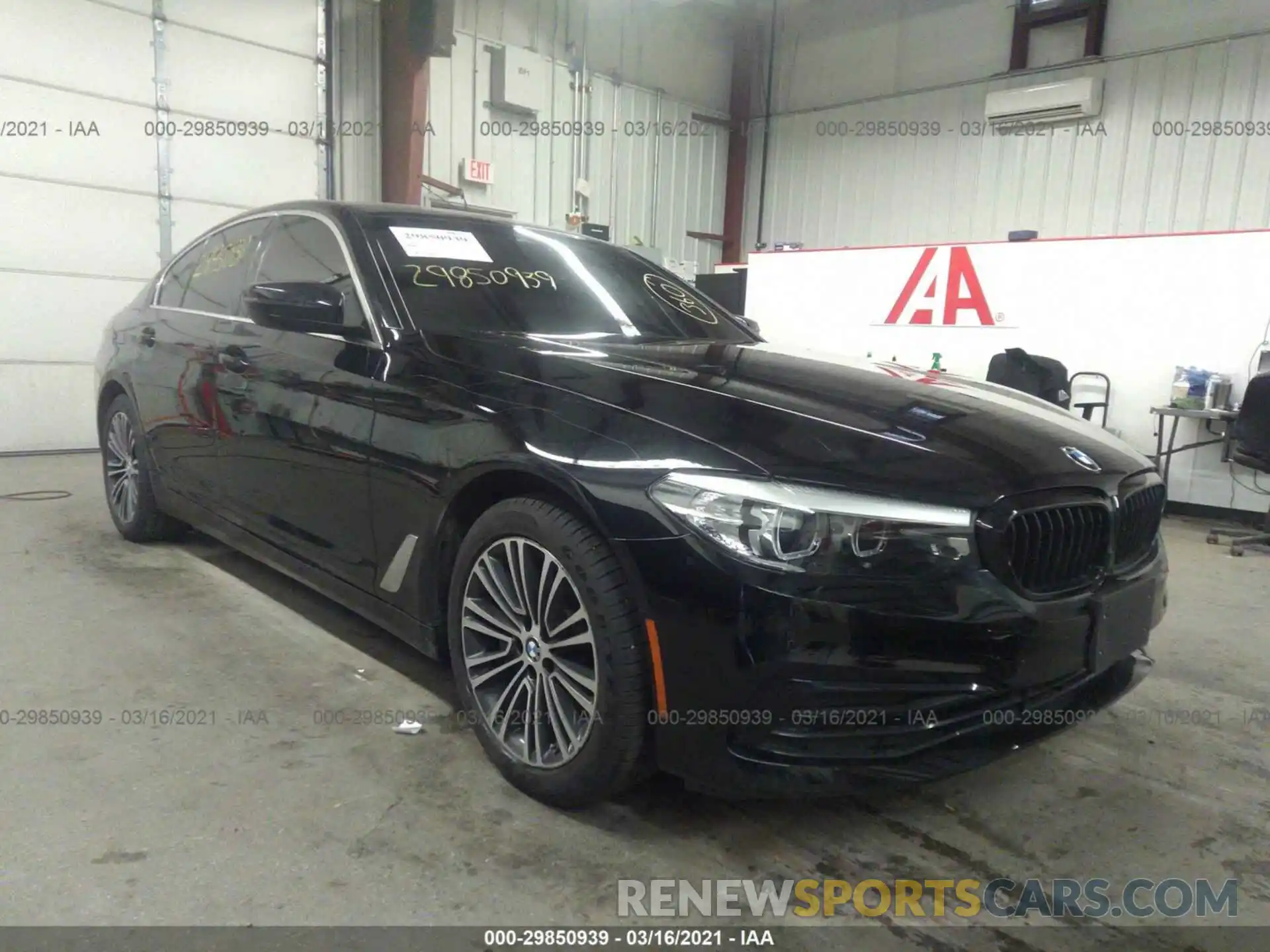 1 Photograph of a damaged car WBAJA7C54KWW07470 BMW 5 SERIES 2019