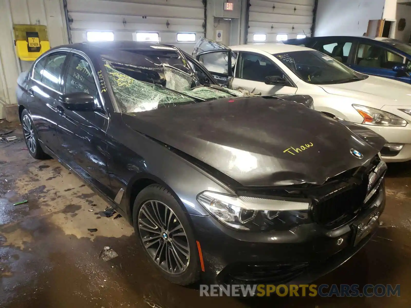1 Фотография поврежденного автомобиля WBAJA7C54KWW18291 BMW 5 SERIES 2019