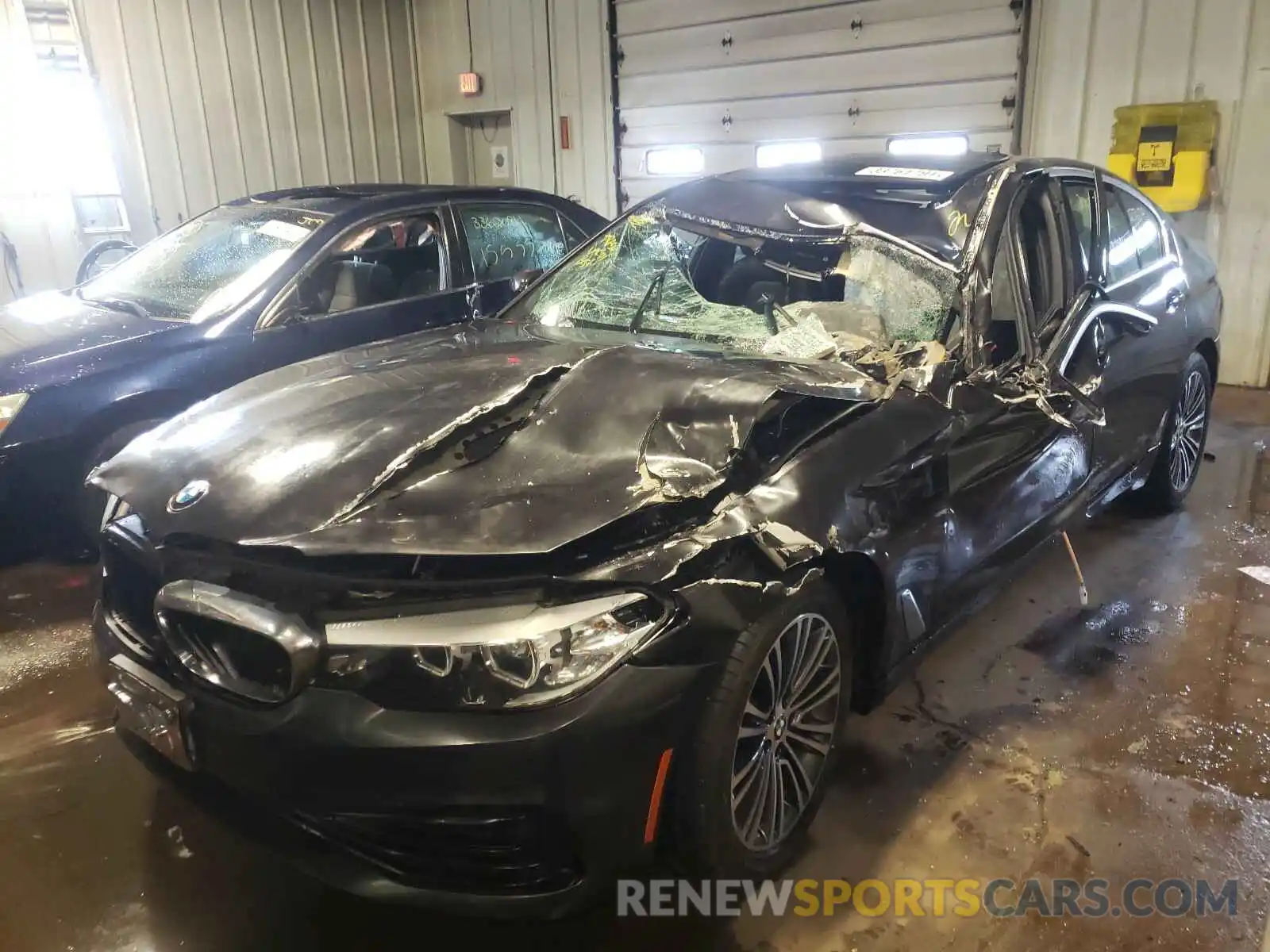 2 Фотография поврежденного автомобиля WBAJA7C54KWW18291 BMW 5 SERIES 2019