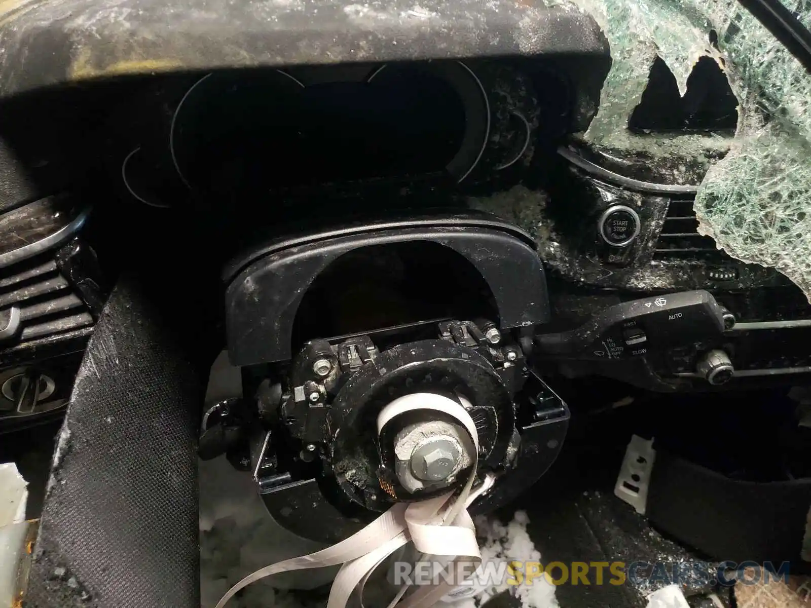 8 Photograph of a damaged car WBAJA7C54KWW18291 BMW 5 SERIES 2019