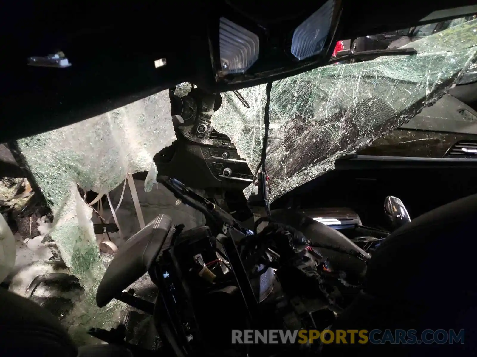 9 Фотография поврежденного автомобиля WBAJA7C54KWW18291 BMW 5 SERIES 2019