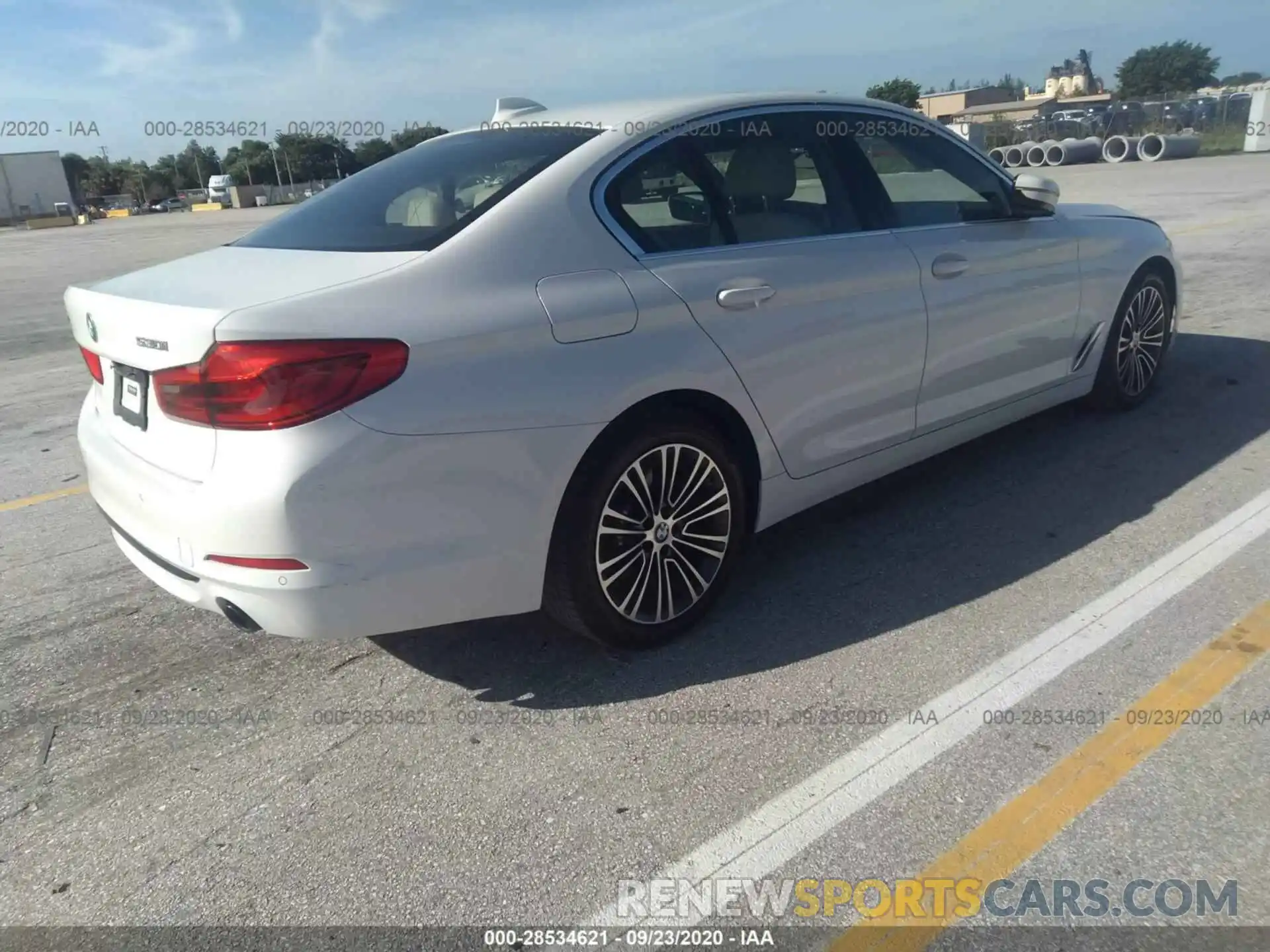 4 Photograph of a damaged car WBAJA7C54KWW19103 BMW 5 SERIES 2019