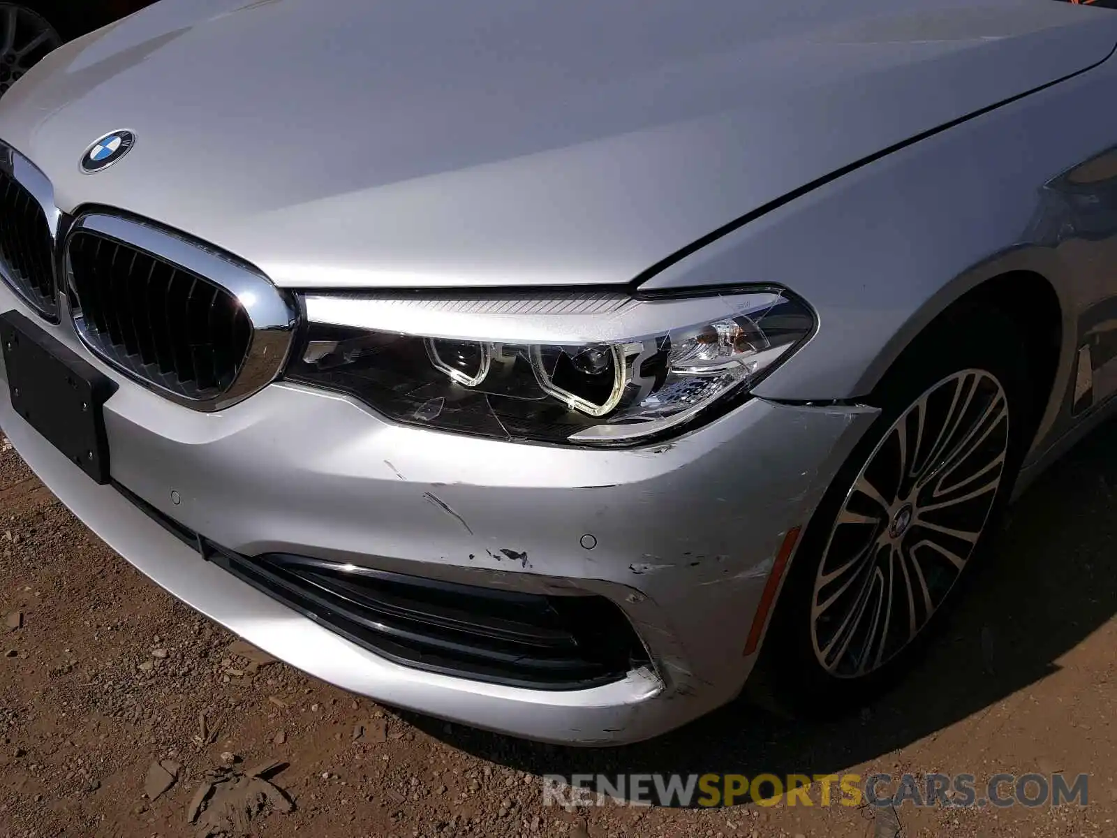 9 Photograph of a damaged car WBAJA7C54KWW25662 BMW 5 SERIES 2019