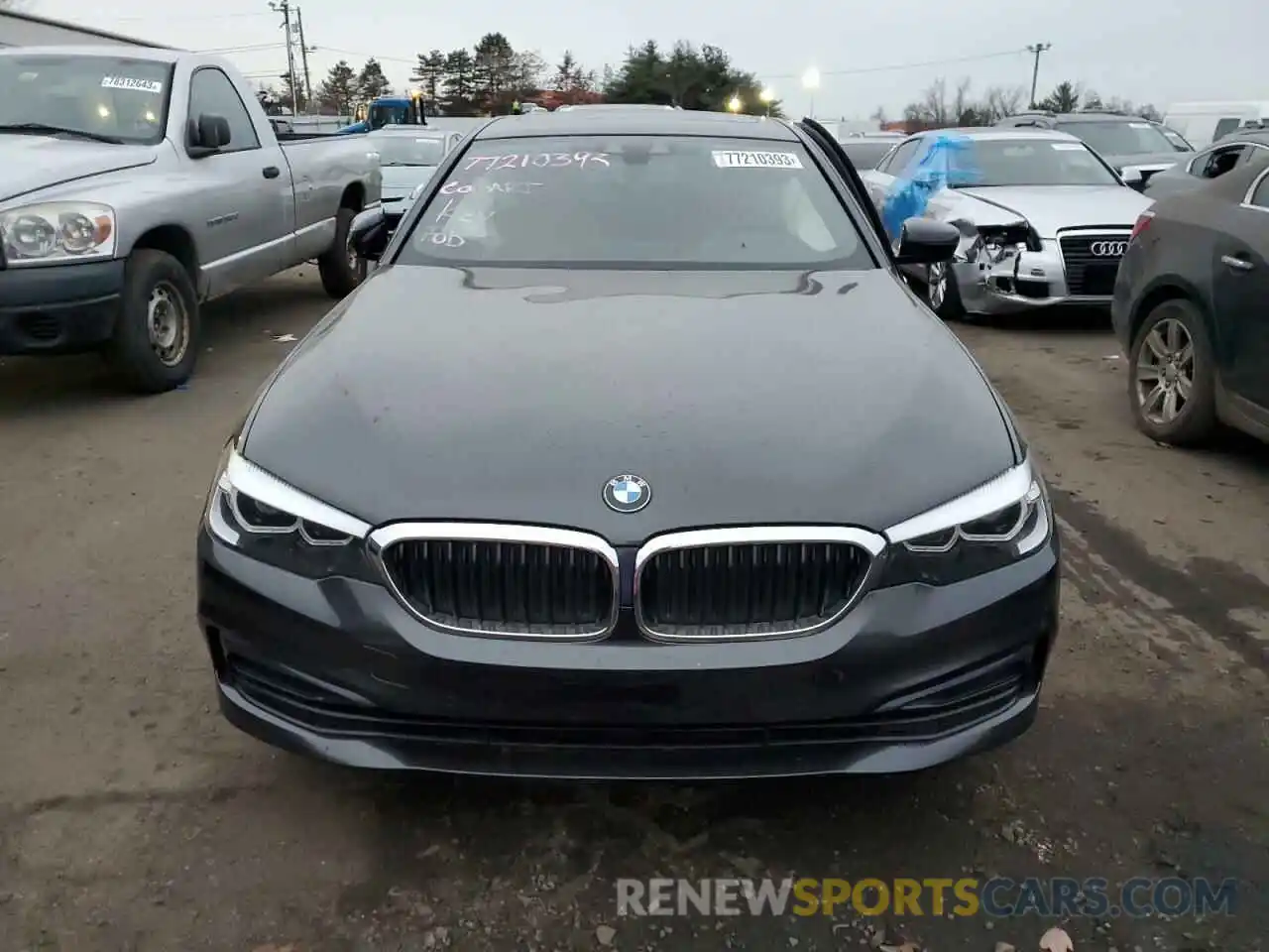 5 Photograph of a damaged car WBAJA7C55KG910557 BMW 5 SERIES 2019