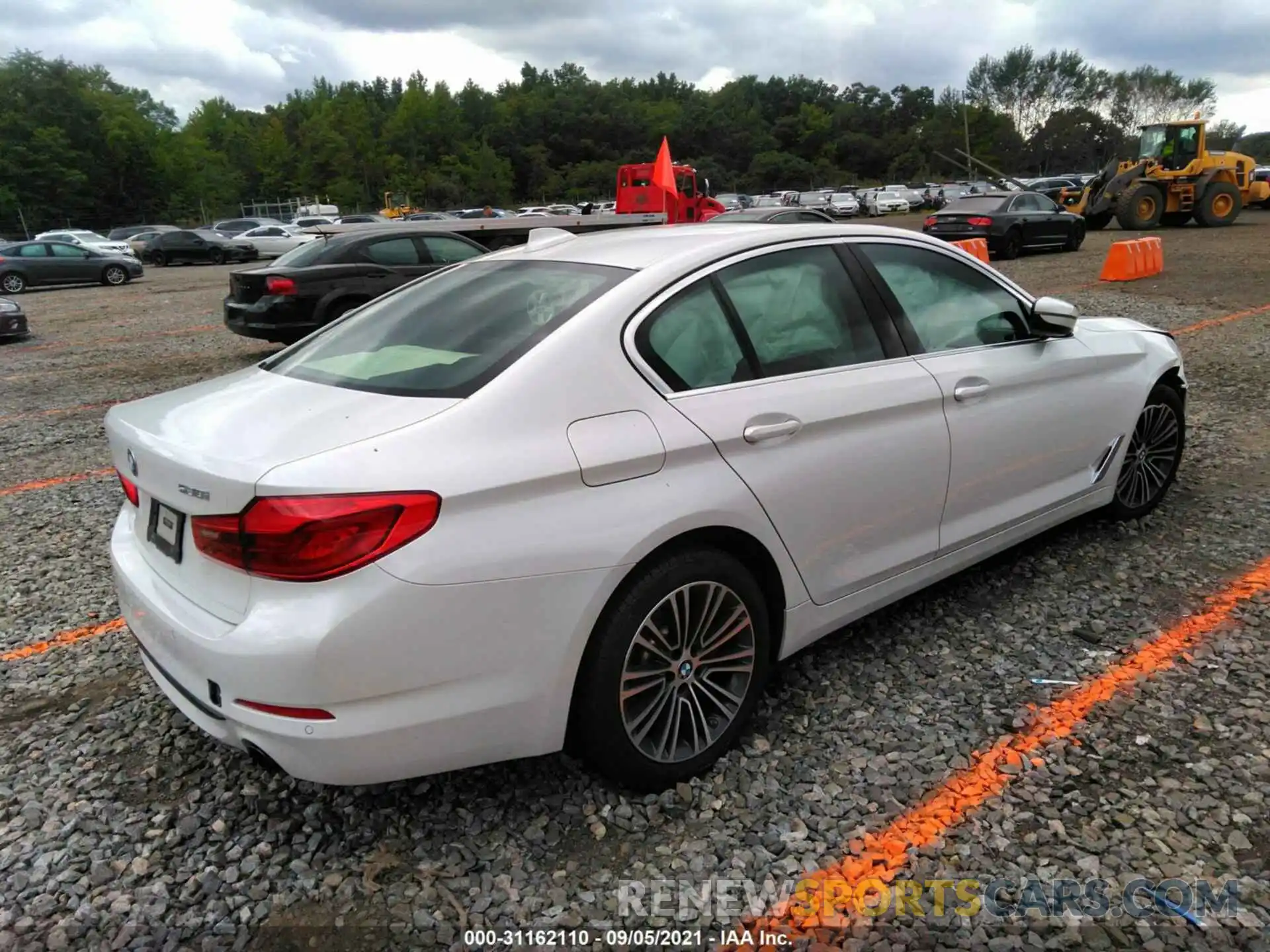 4 Фотография поврежденного автомобиля WBAJA7C55KG911174 BMW 5 SERIES 2019