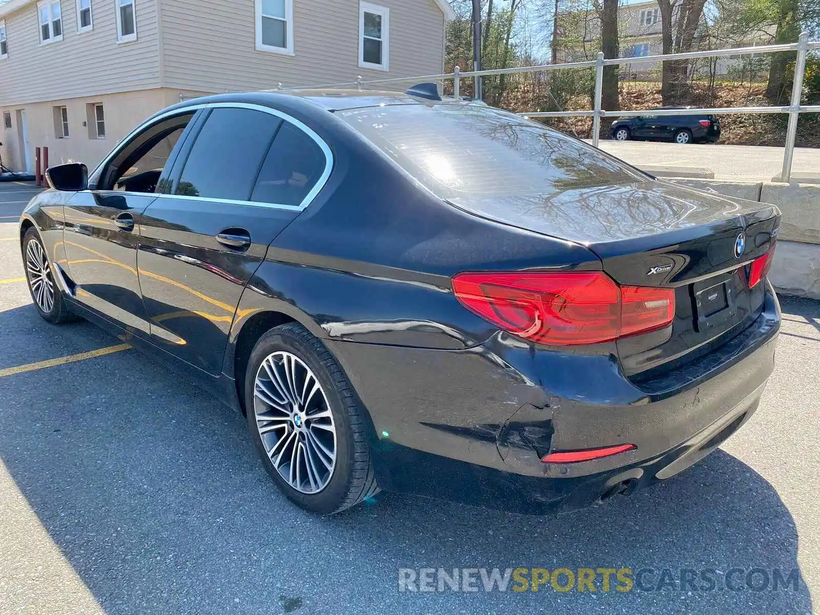 3 Photograph of a damaged car WBAJA7C55KWW17747 BMW 5 SERIES 2019