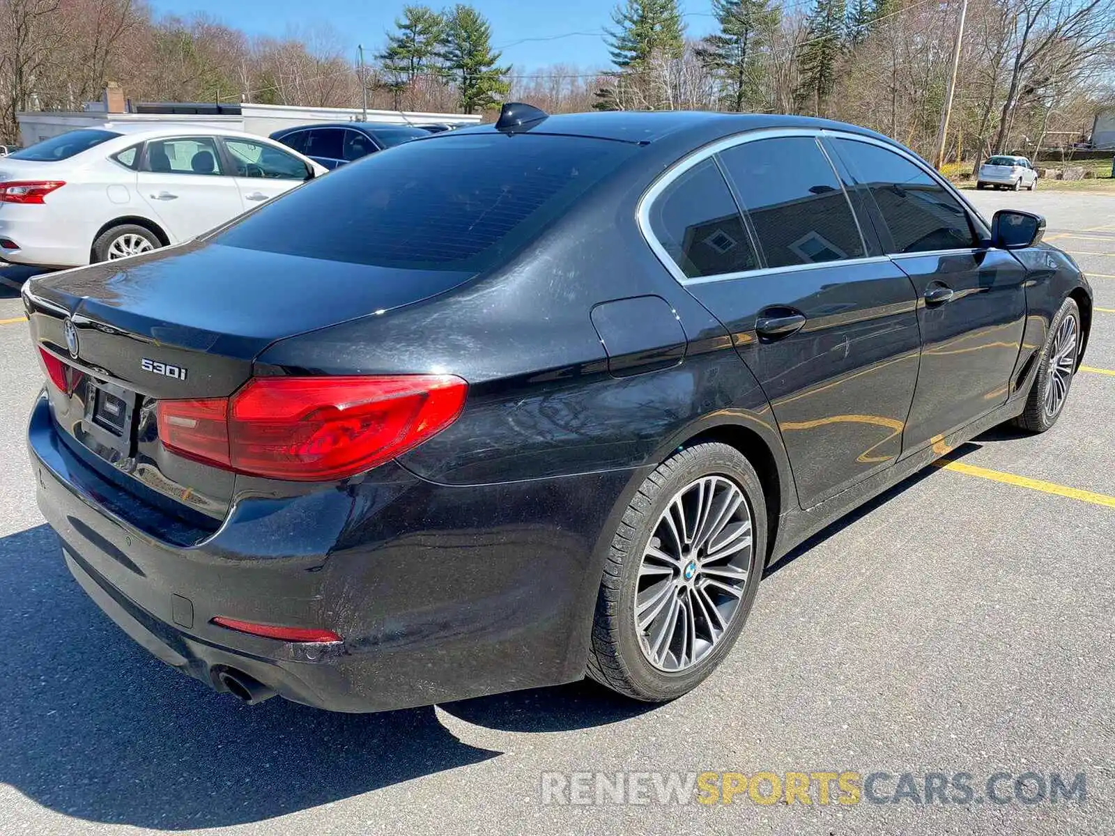 4 Photograph of a damaged car WBAJA7C55KWW17747 BMW 5 SERIES 2019