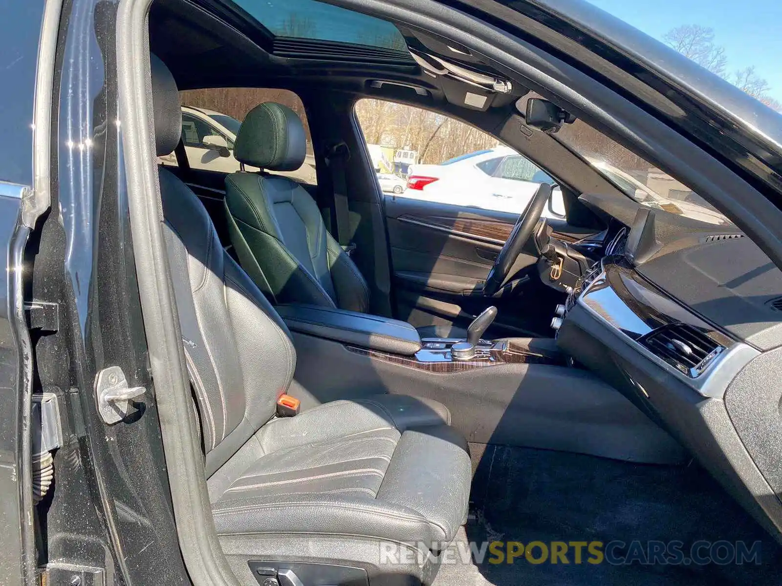 8 Photograph of a damaged car WBAJA7C55KWW17747 BMW 5 SERIES 2019