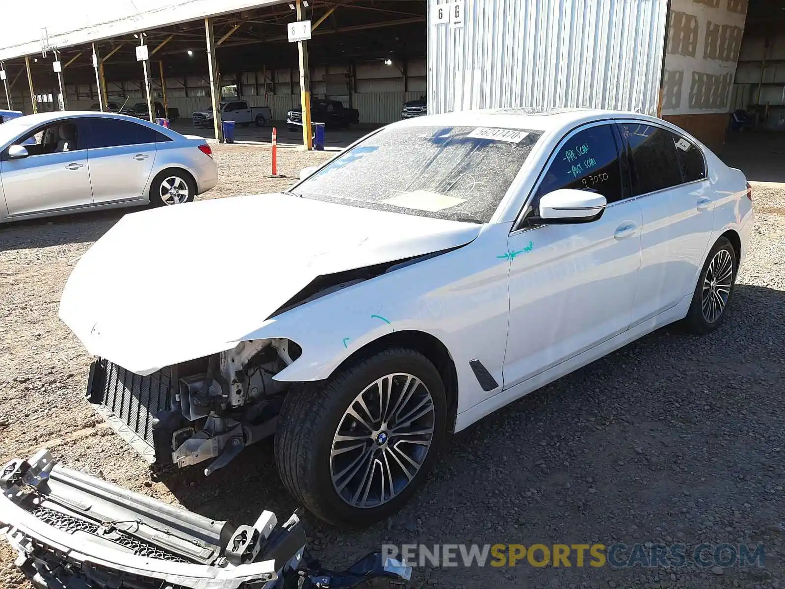 2 Фотография поврежденного автомобиля WBAJA7C55KWW17778 BMW 5 SERIES 2019