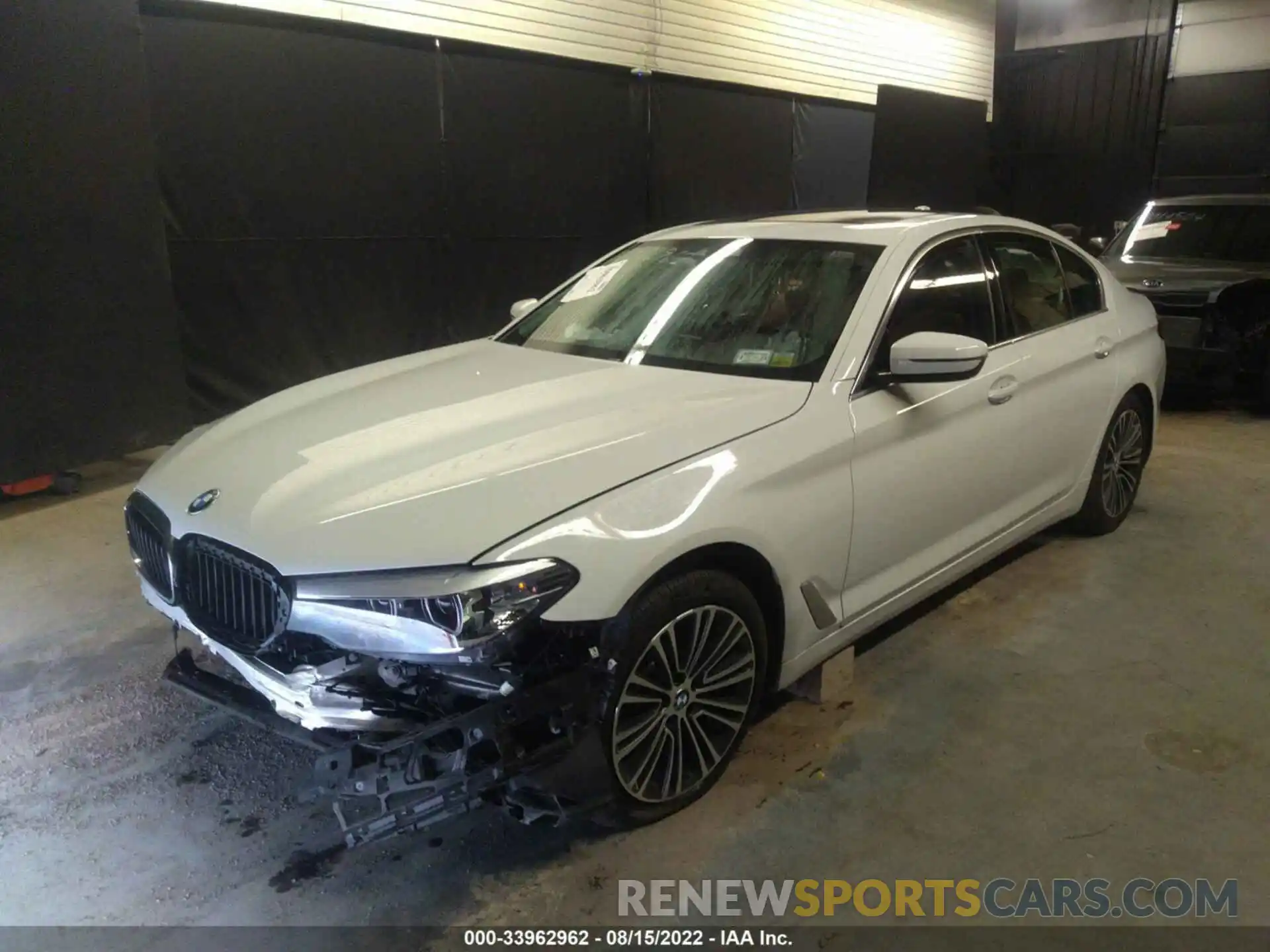 2 Photograph of a damaged car WBAJA7C55KWW28117 BMW 5 SERIES 2019