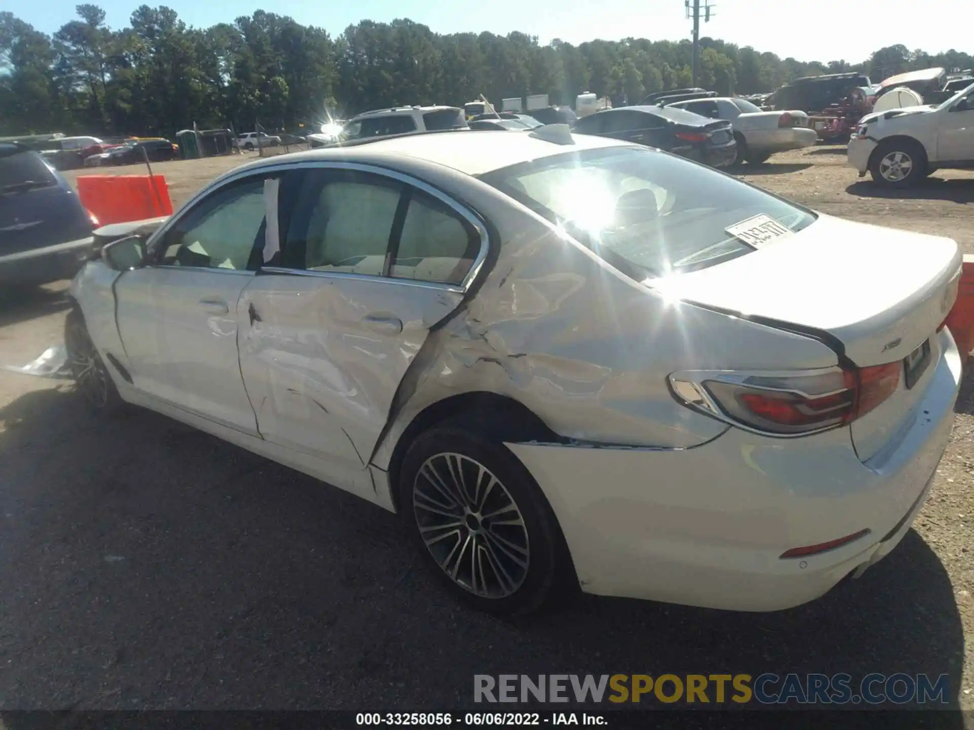 3 Photograph of a damaged car WBAJA7C55KWW39991 BMW 5 SERIES 2019