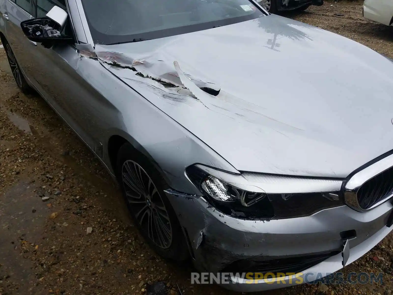 9 Photograph of a damaged car WBAJA7C55KWW40221 BMW 5 SERIES 2019