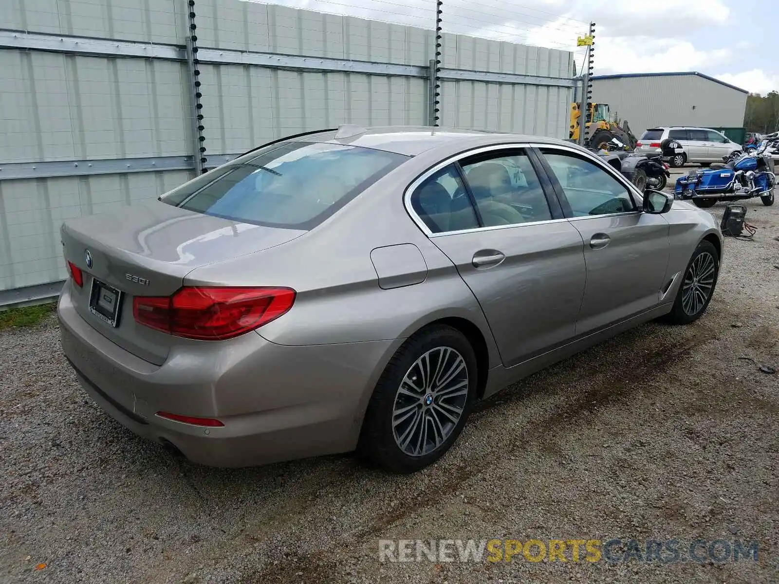 4 Фотография поврежденного автомобиля WBAJA7C55KWW45919 BMW 5 SERIES 2019