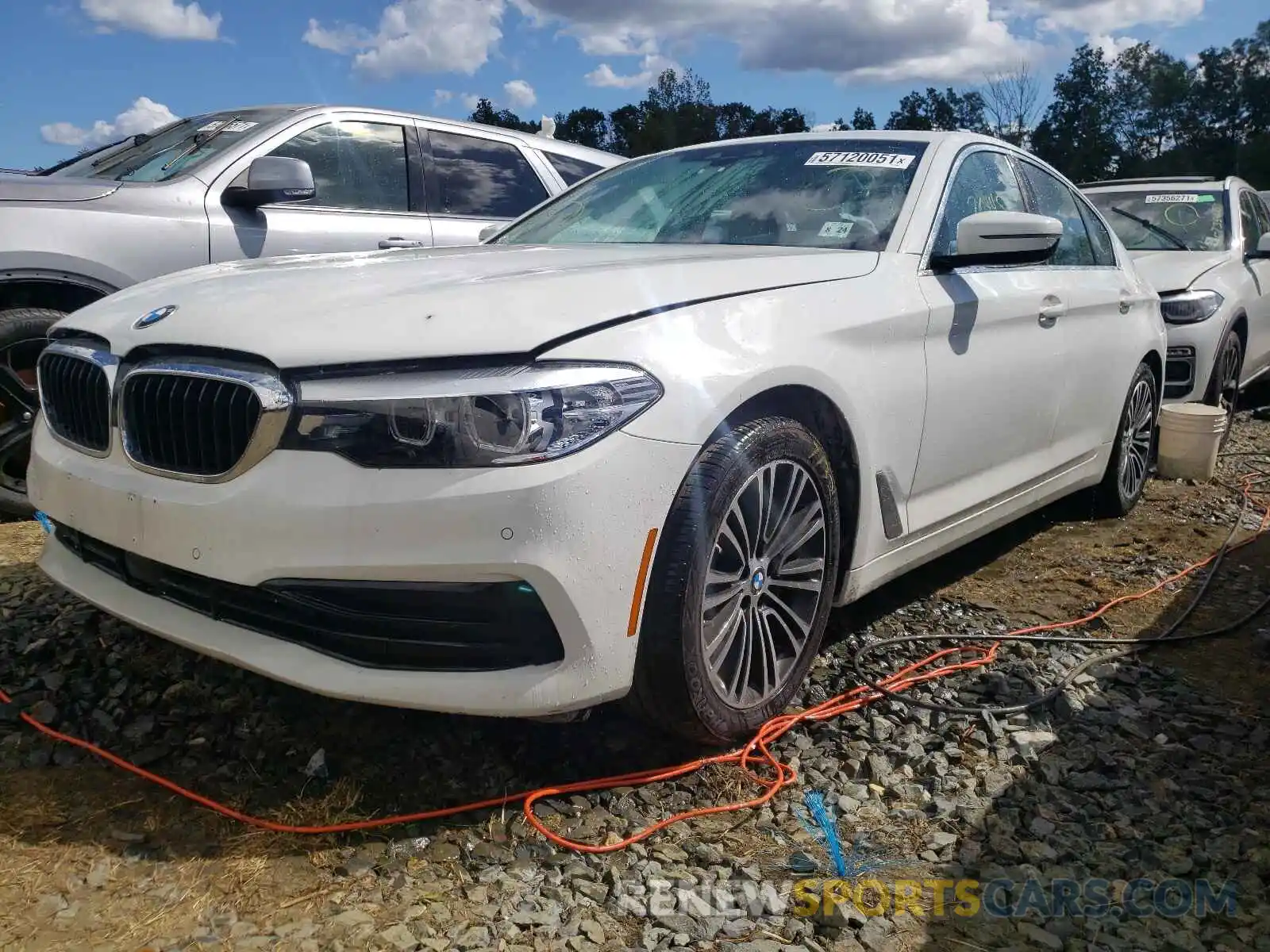 2 Фотография поврежденного автомобиля WBAJA7C56KG911250 BMW 5 SERIES 2019