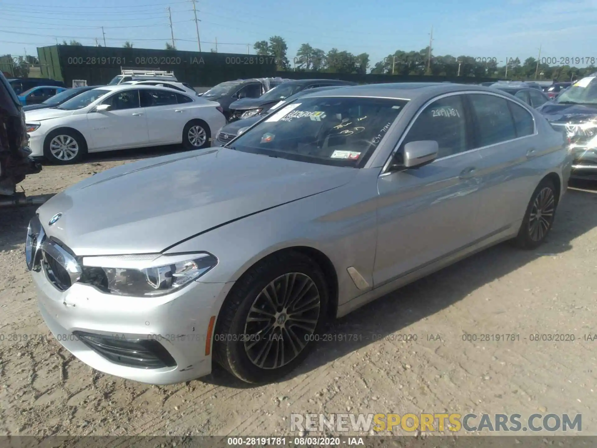 2 Фотография поврежденного автомобиля WBAJA7C56KG912155 BMW 5 SERIES 2019