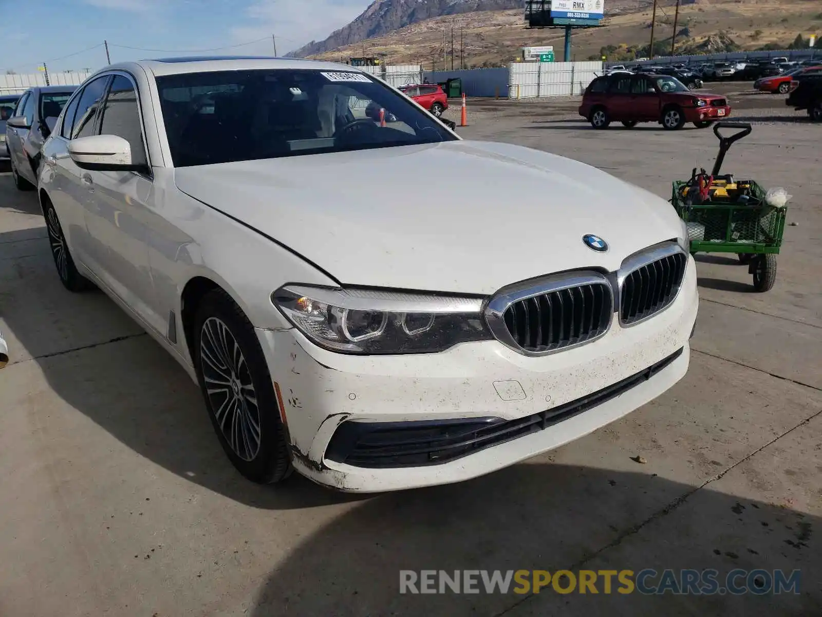 1 Photograph of a damaged car WBAJA7C56KG912639 BMW 5 SERIES 2019