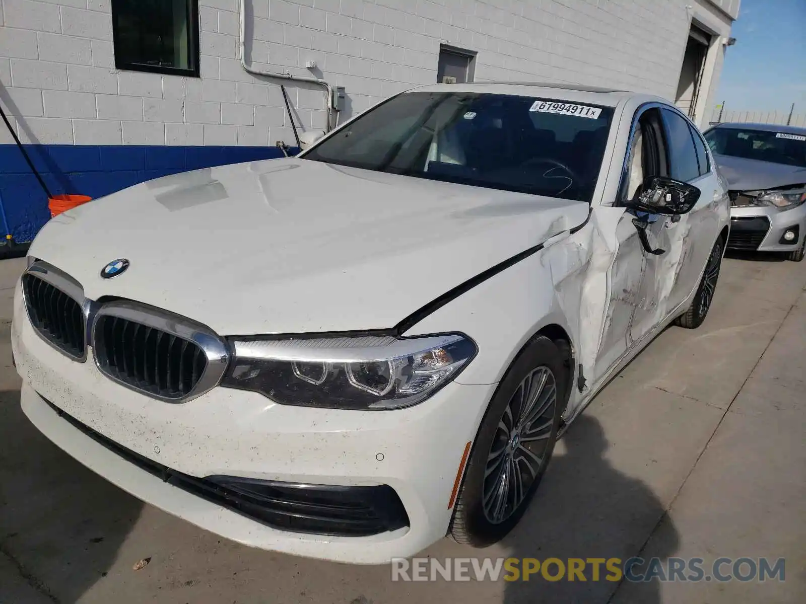 2 Photograph of a damaged car WBAJA7C56KG912639 BMW 5 SERIES 2019