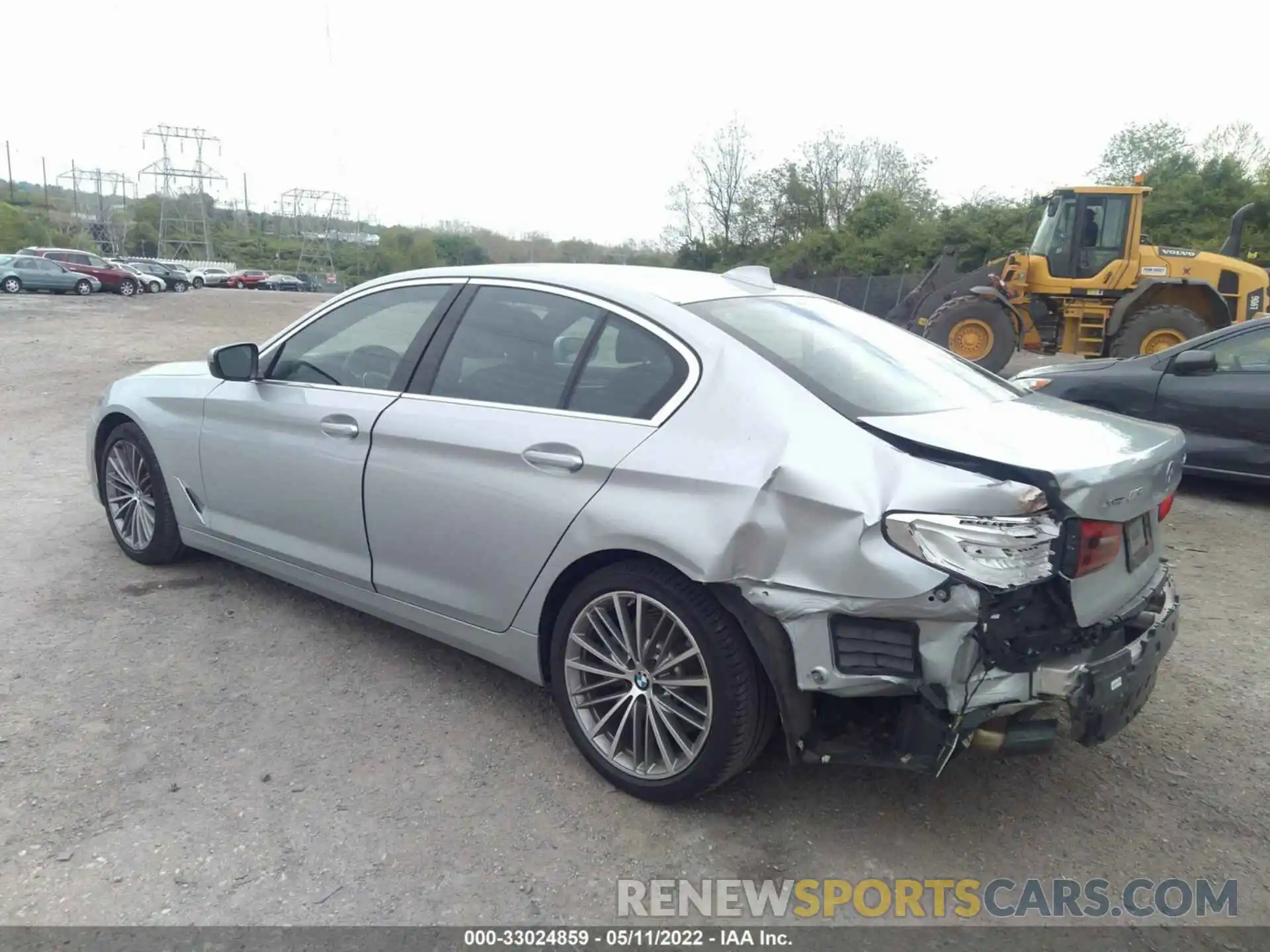 3 Photograph of a damaged car WBAJA7C56KWW22875 BMW 5 SERIES 2019