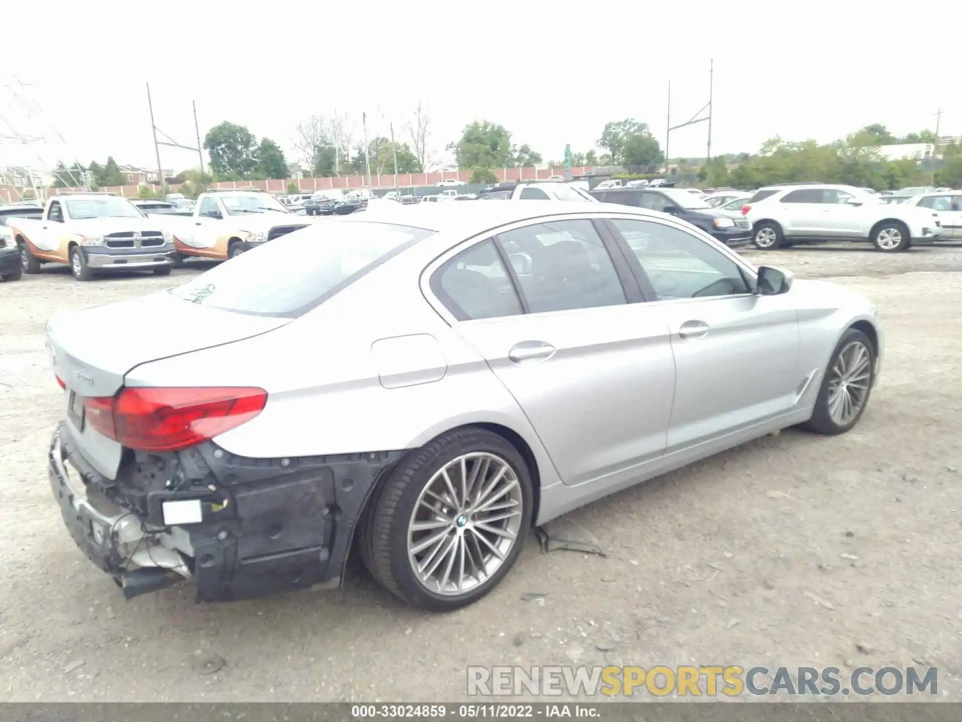 4 Photograph of a damaged car WBAJA7C56KWW22875 BMW 5 SERIES 2019