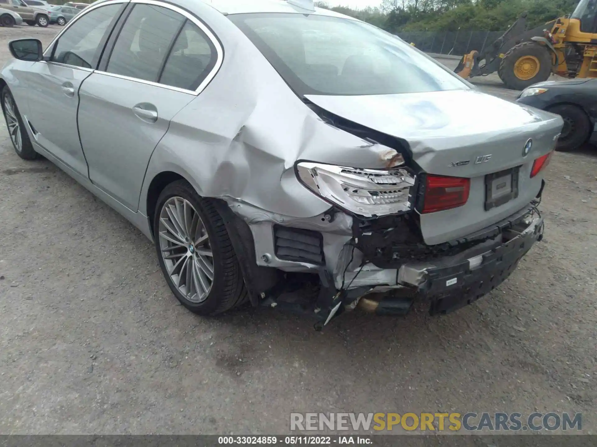 6 Photograph of a damaged car WBAJA7C56KWW22875 BMW 5 SERIES 2019