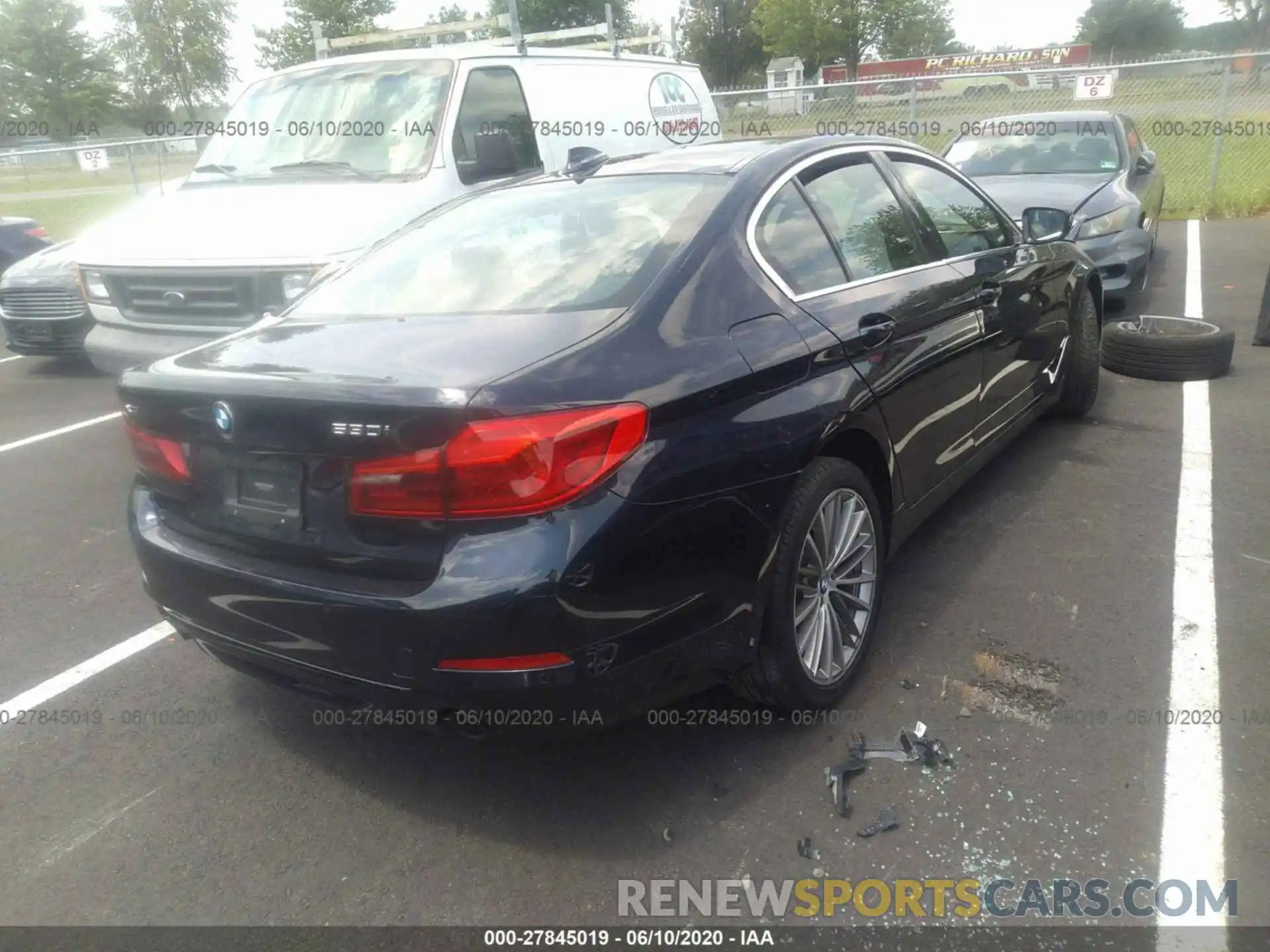 4 Photograph of a damaged car WBAJA7C56KWW25324 BMW 5 SERIES 2019