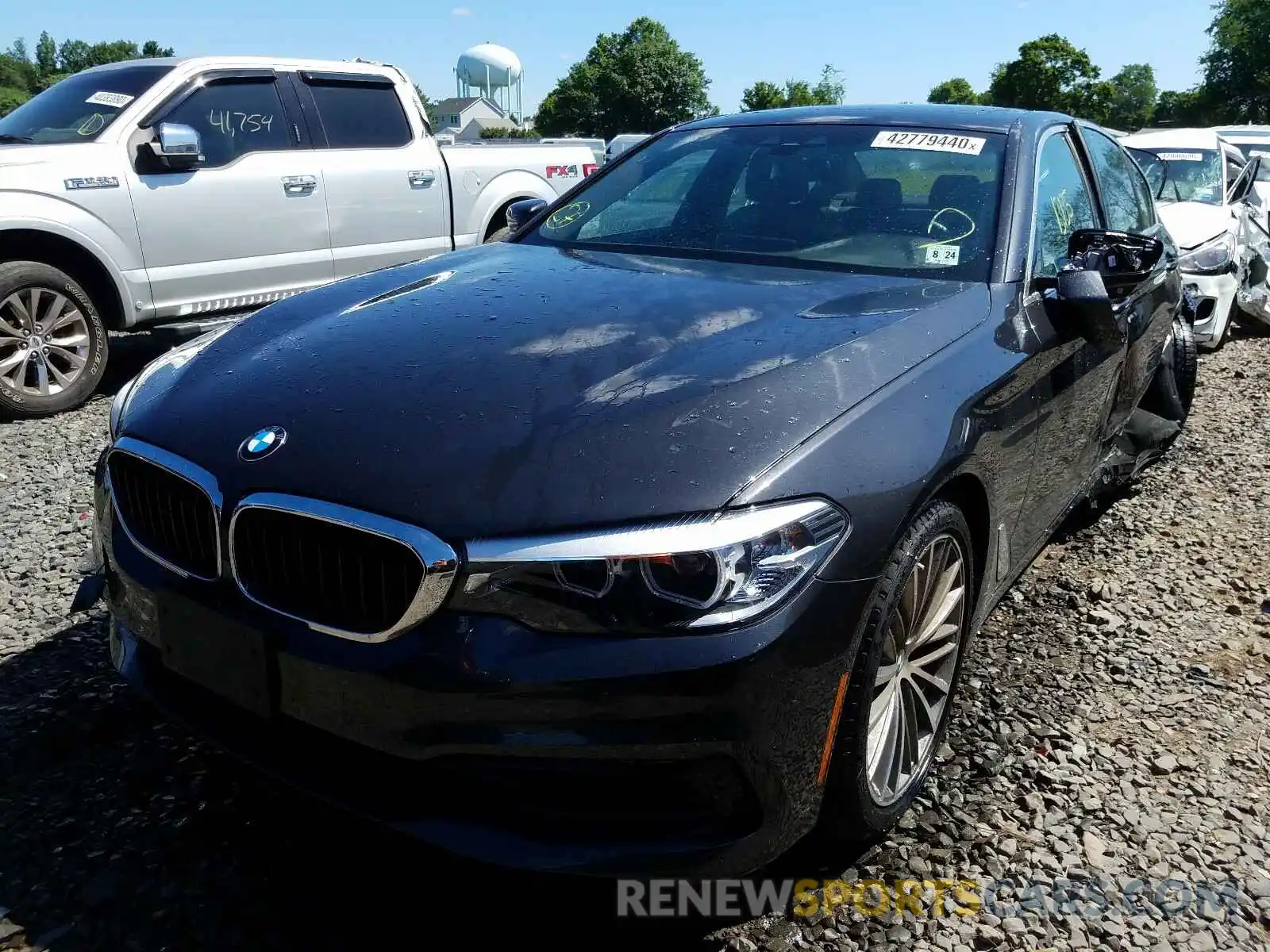 2 Photograph of a damaged car WBAJA7C57KG911130 BMW 5 SERIES 2019