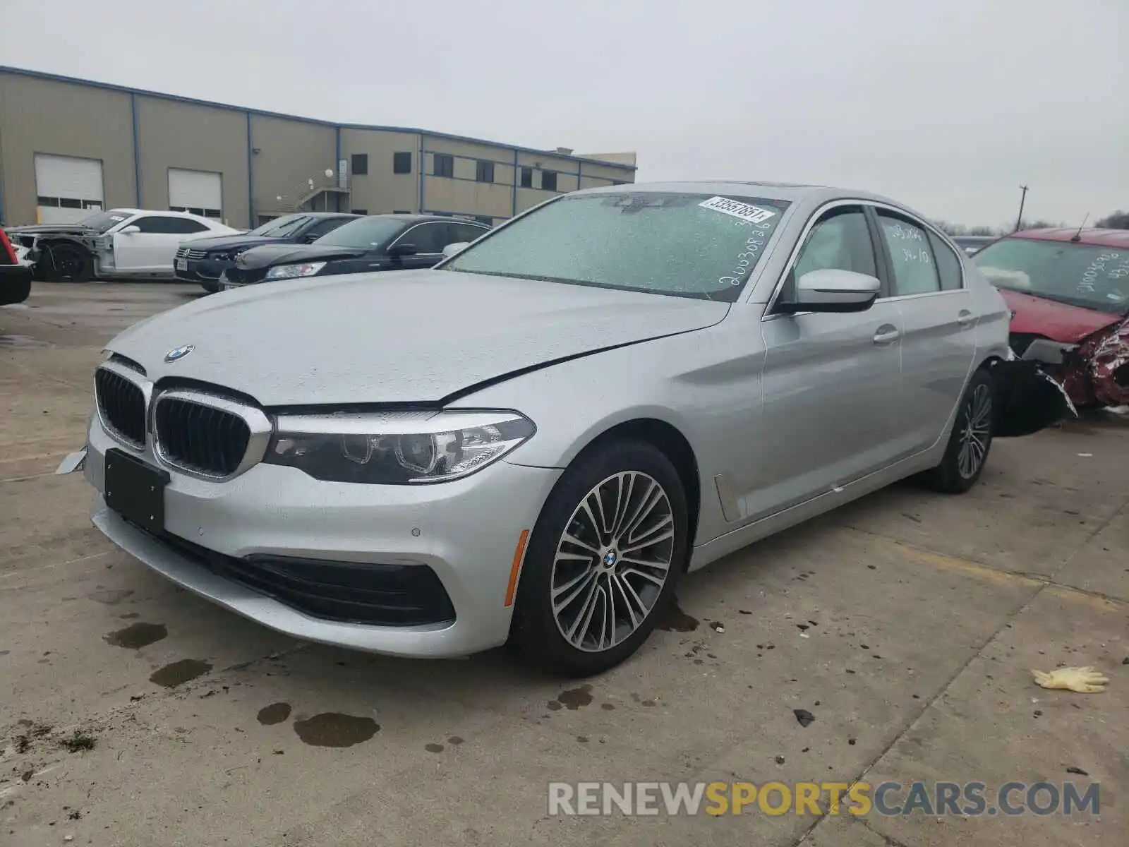 2 Фотография поврежденного автомобиля WBAJA7C57KG912309 BMW 5 SERIES 2019